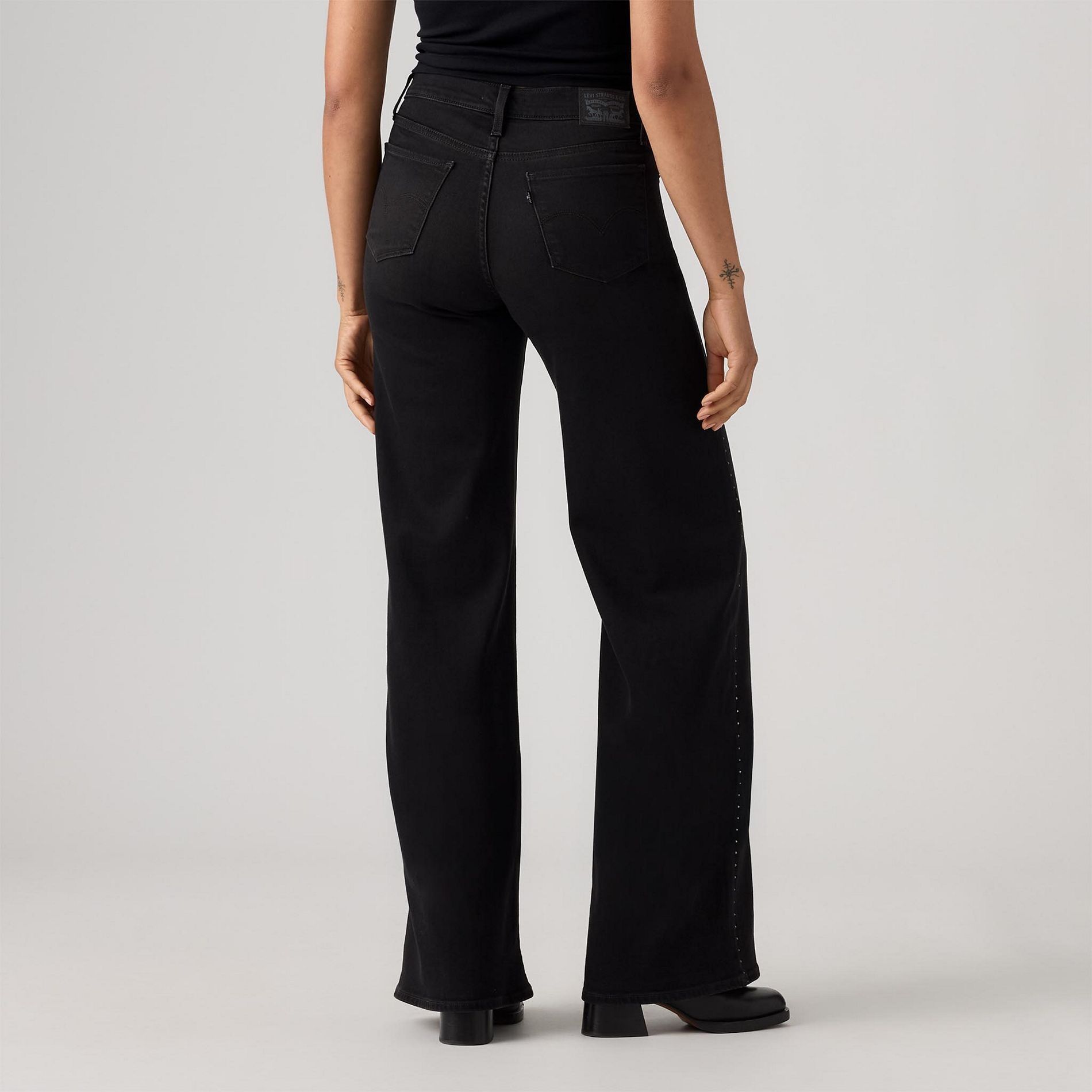 Levi's Women's 318 Shaping Wide Leg Jeans