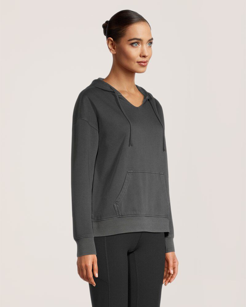 Chandail à capuche à enfiler à manches longues en molleton teint en pièce pour femmes, FarWest Front_Three_Fourths_Angled_Right