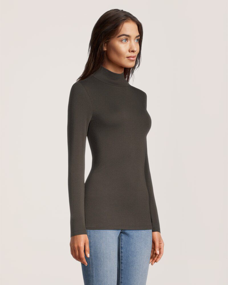 Chandail ajusté à col cheminée et à manches longues pour femmes, Denver Hayes

Ceci n'est pas un t-shirt