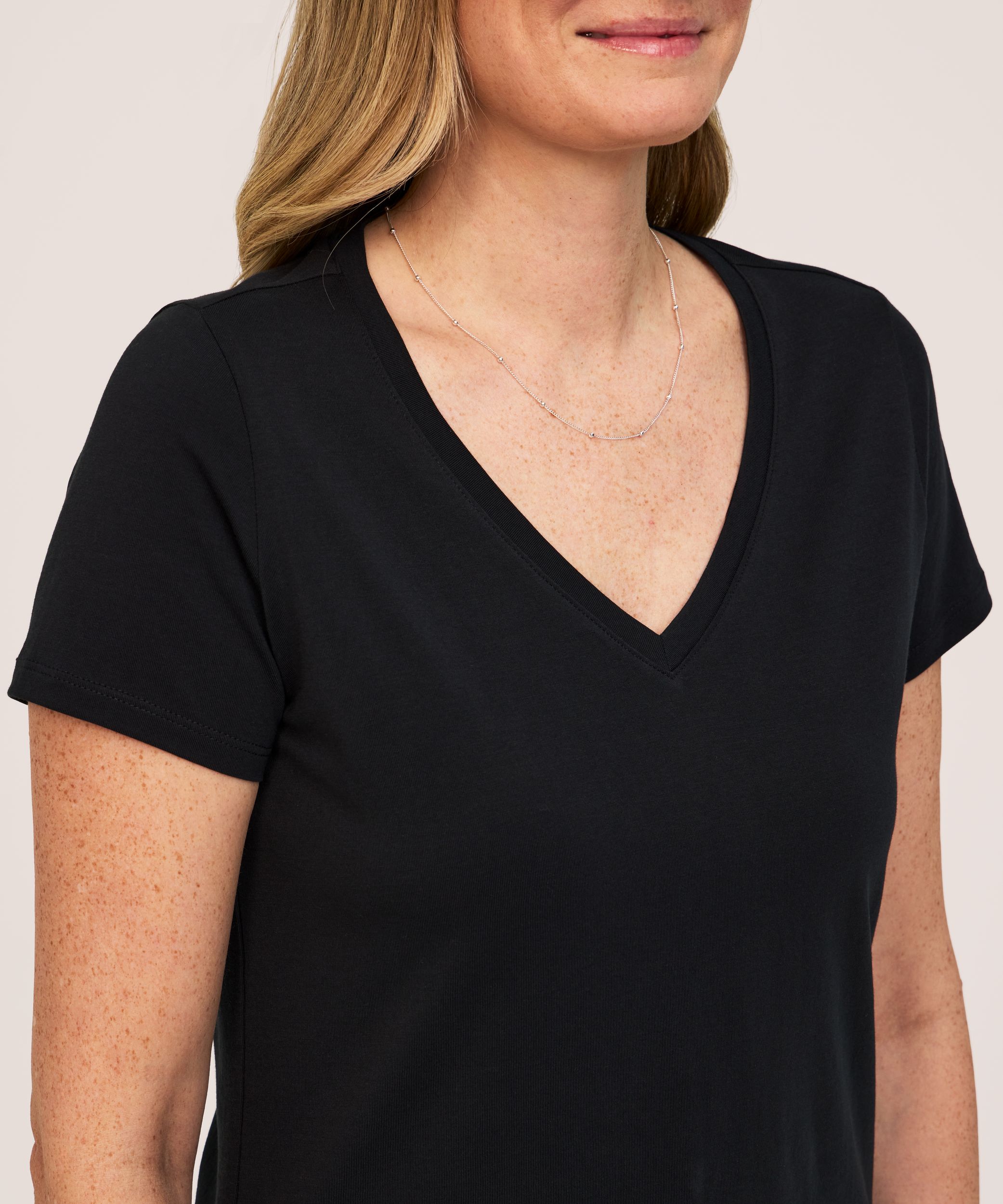 T-shirt semi-ajusté en coton Supima à encolure en V et à manches courtes pour femmes, Denver Hayes