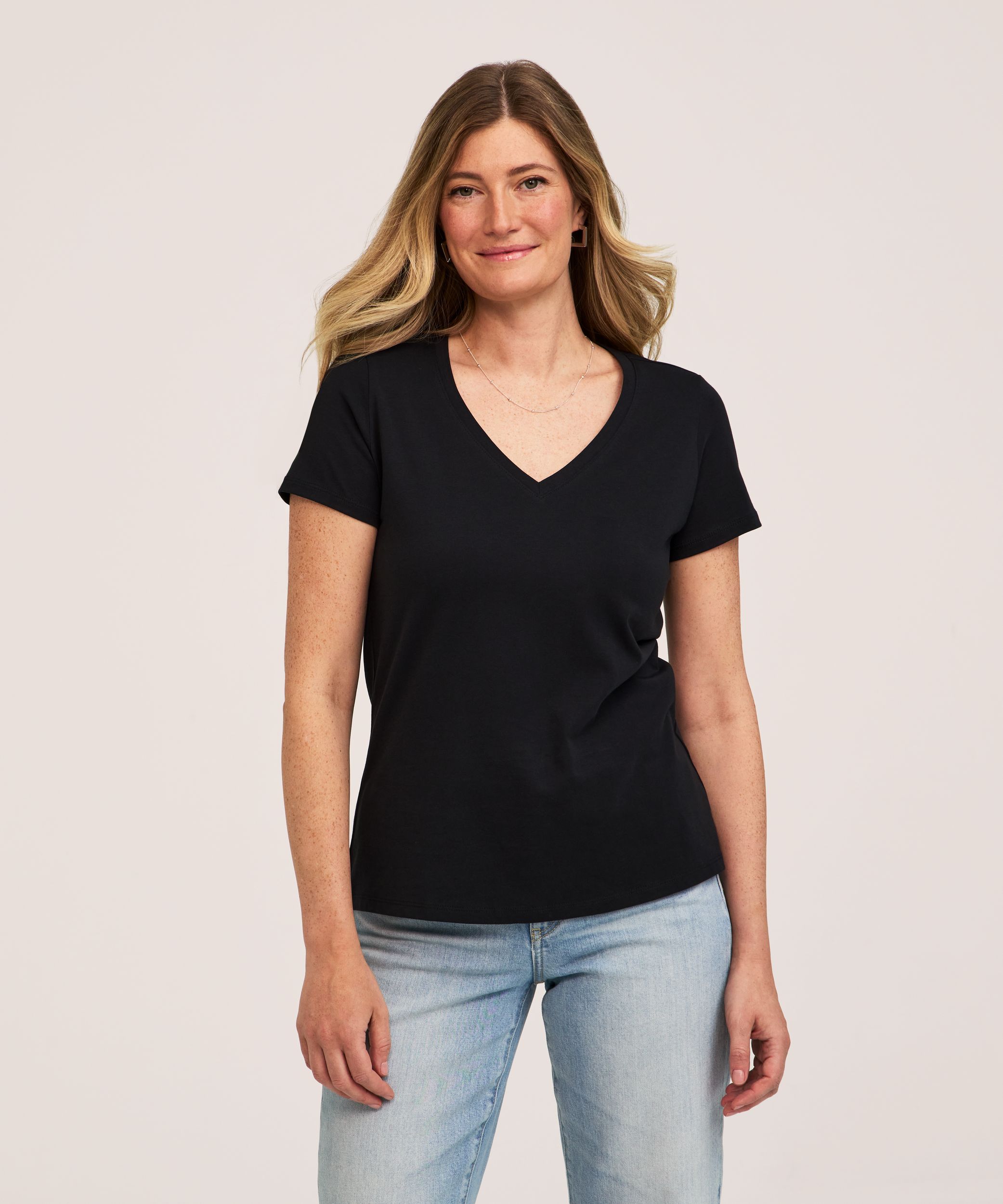 T-shirt semi-ajusté en coton Supima à encolure en V et à manches courtes pour femmes, Denver Hayes