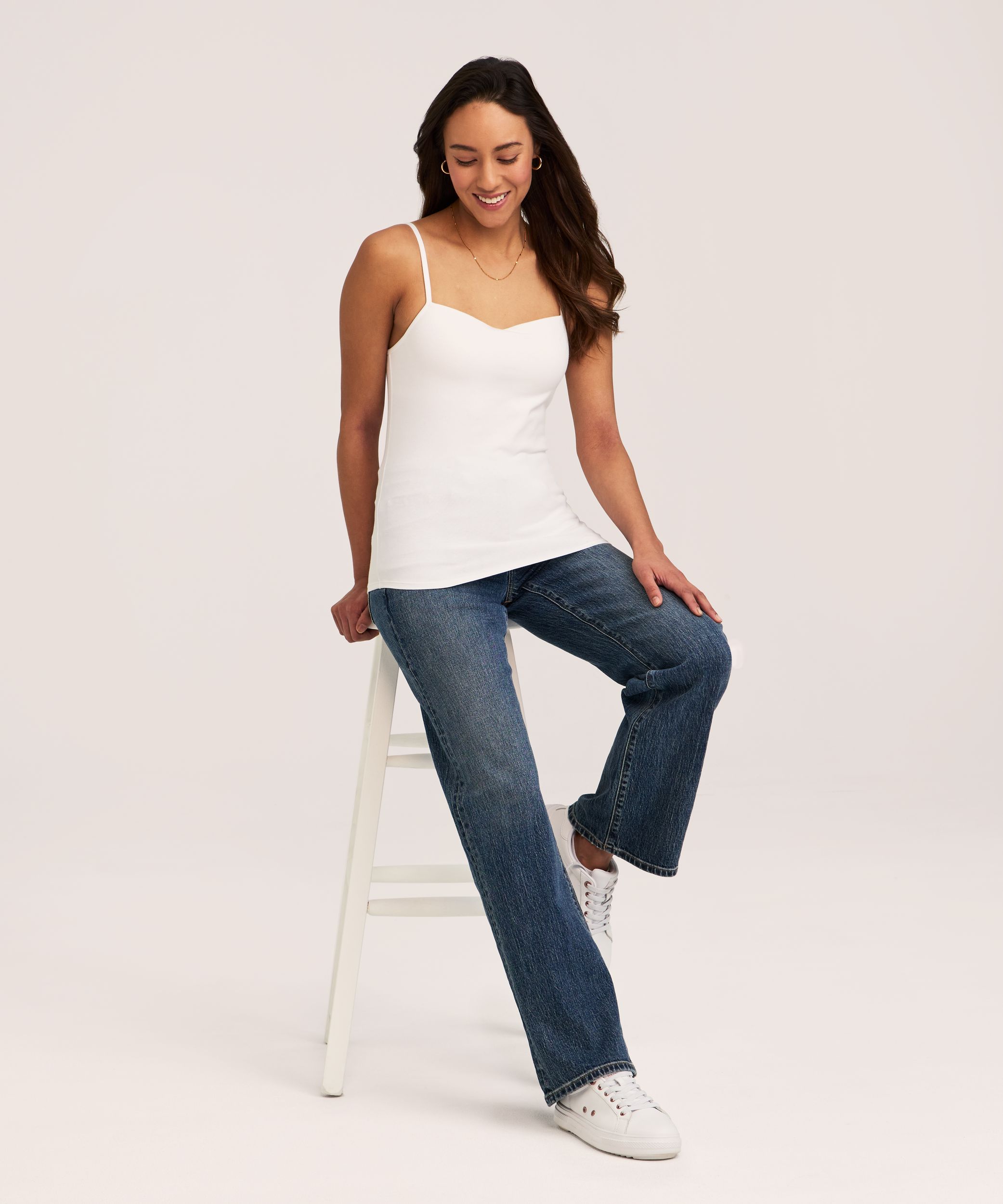 Women's Seamless Scoop Neck Tank Top With Built-in Bra | No Pads, Fitted Sleeveless Shirt