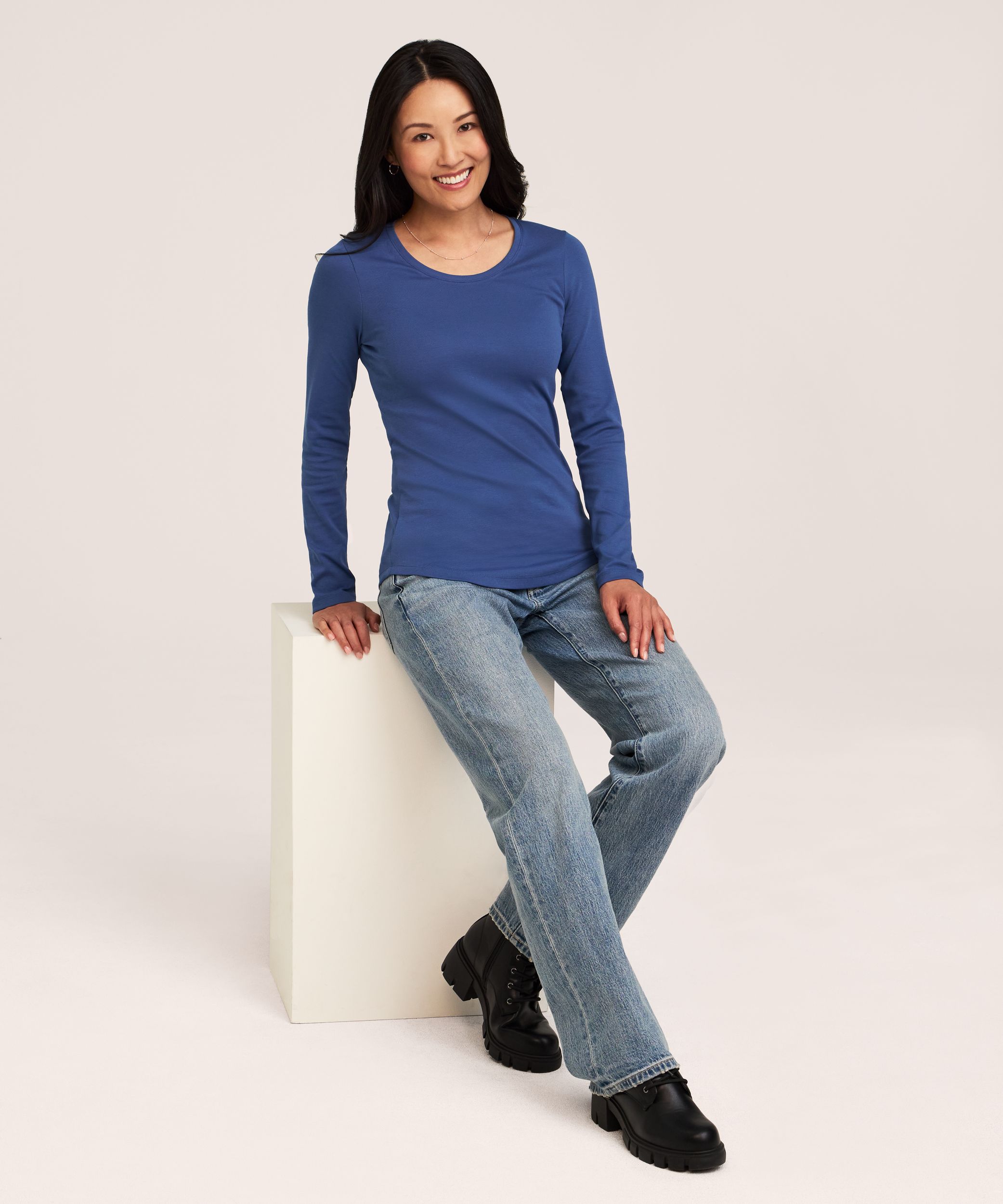 Denver Hayes Women's Long Sleeve Slim Fit Crew Neck T-Shirt