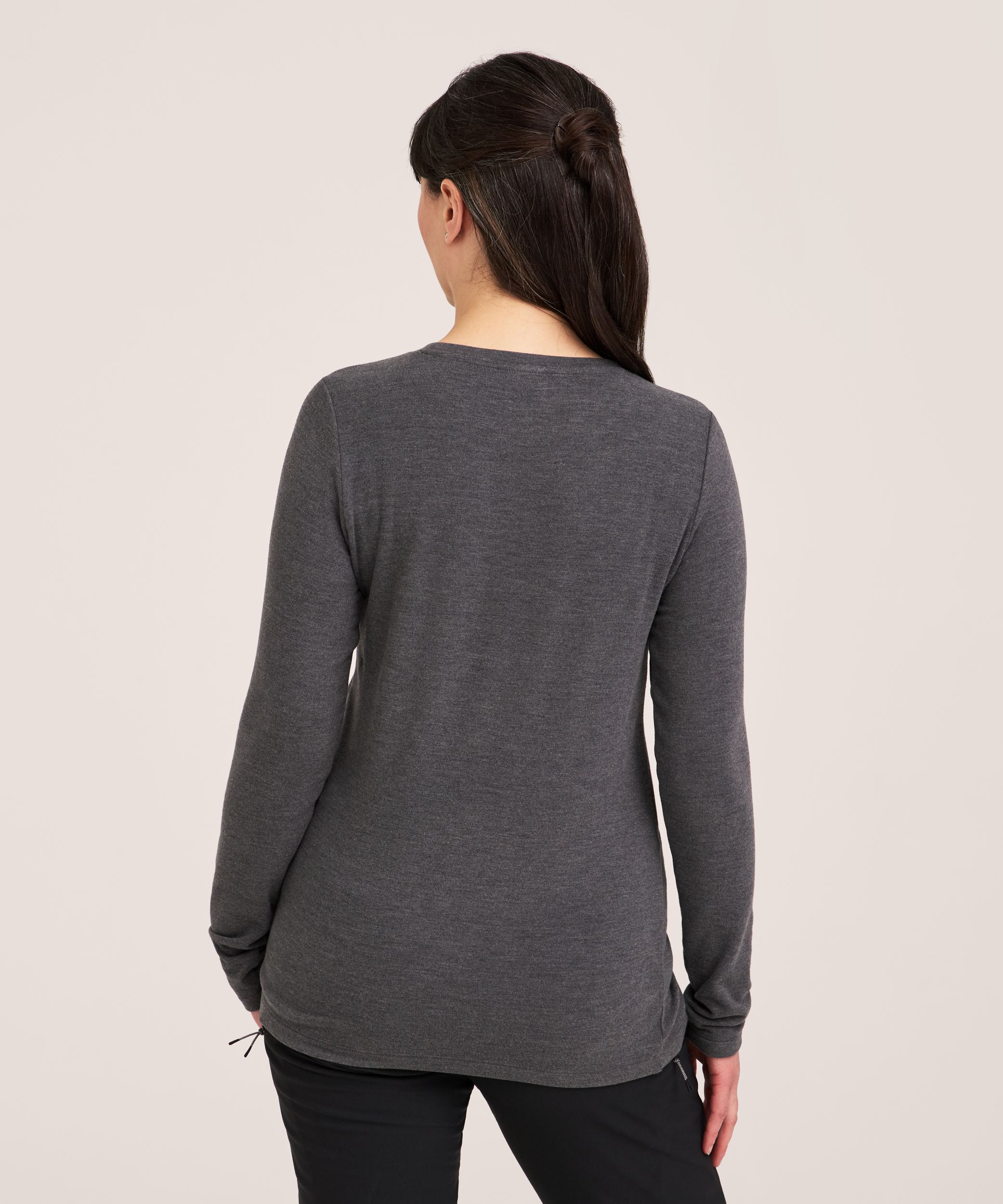 WindRiver Women's Long Sleeve T-Max Heat Lightweight Crewneck T-Shirt