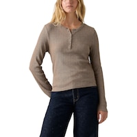 Levi's Women's Dana Henley Shirt Front_Flat