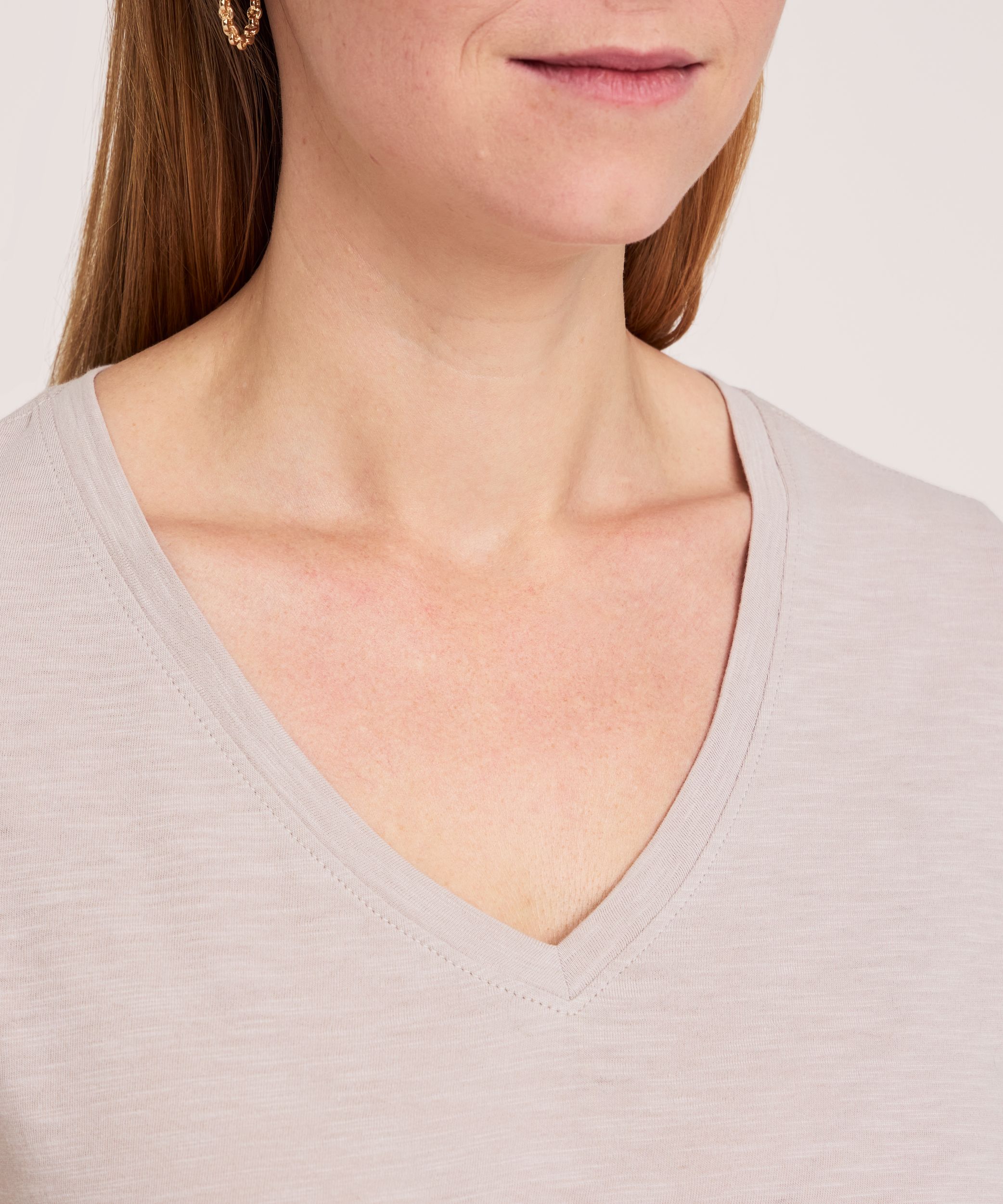 T-shirt en coton flammé à encolure en V et à manches courtes pour femmes, Denver Hayes