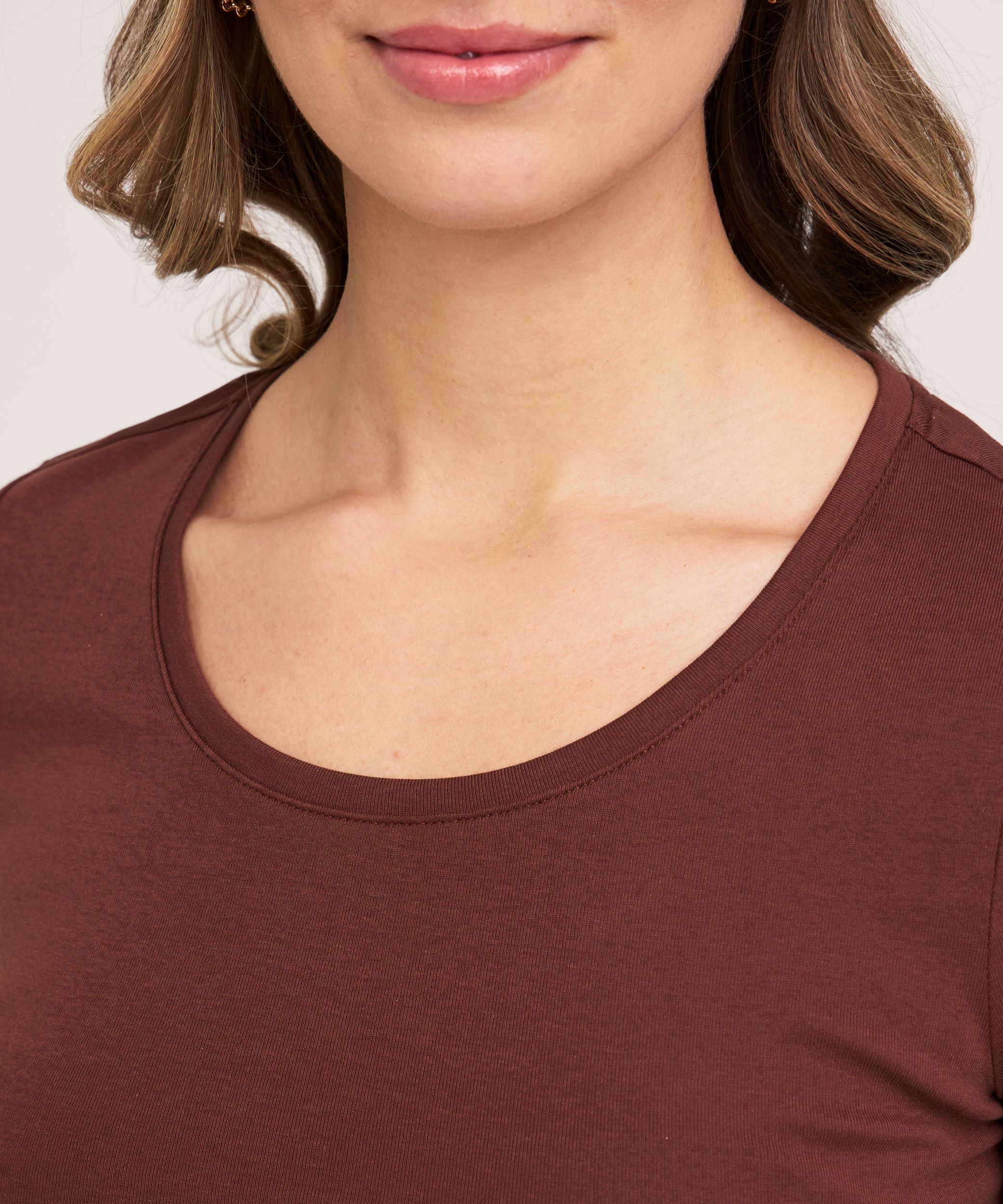 Denver Hayes Women's Long Sleeve Slim Fit Crew Neck T-Shirt