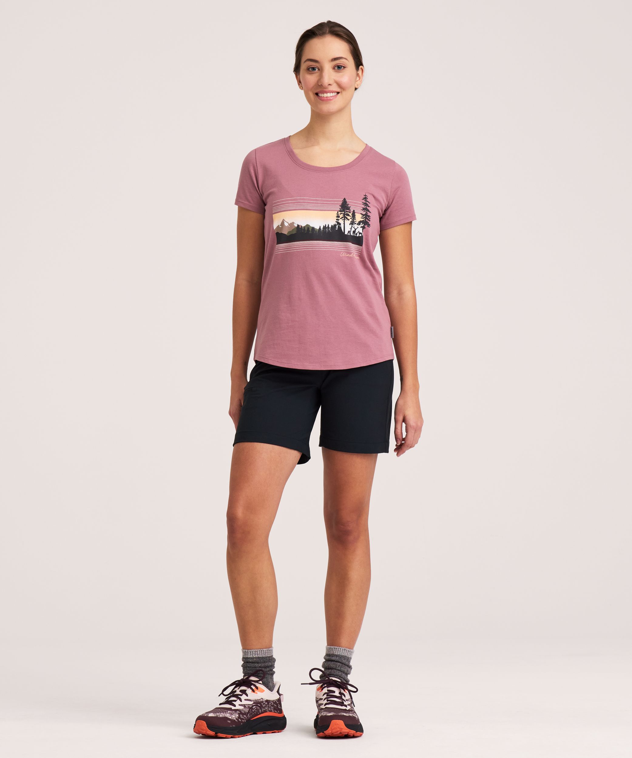 T-shirt graphique à manches courtes pour femmes, WindRiver