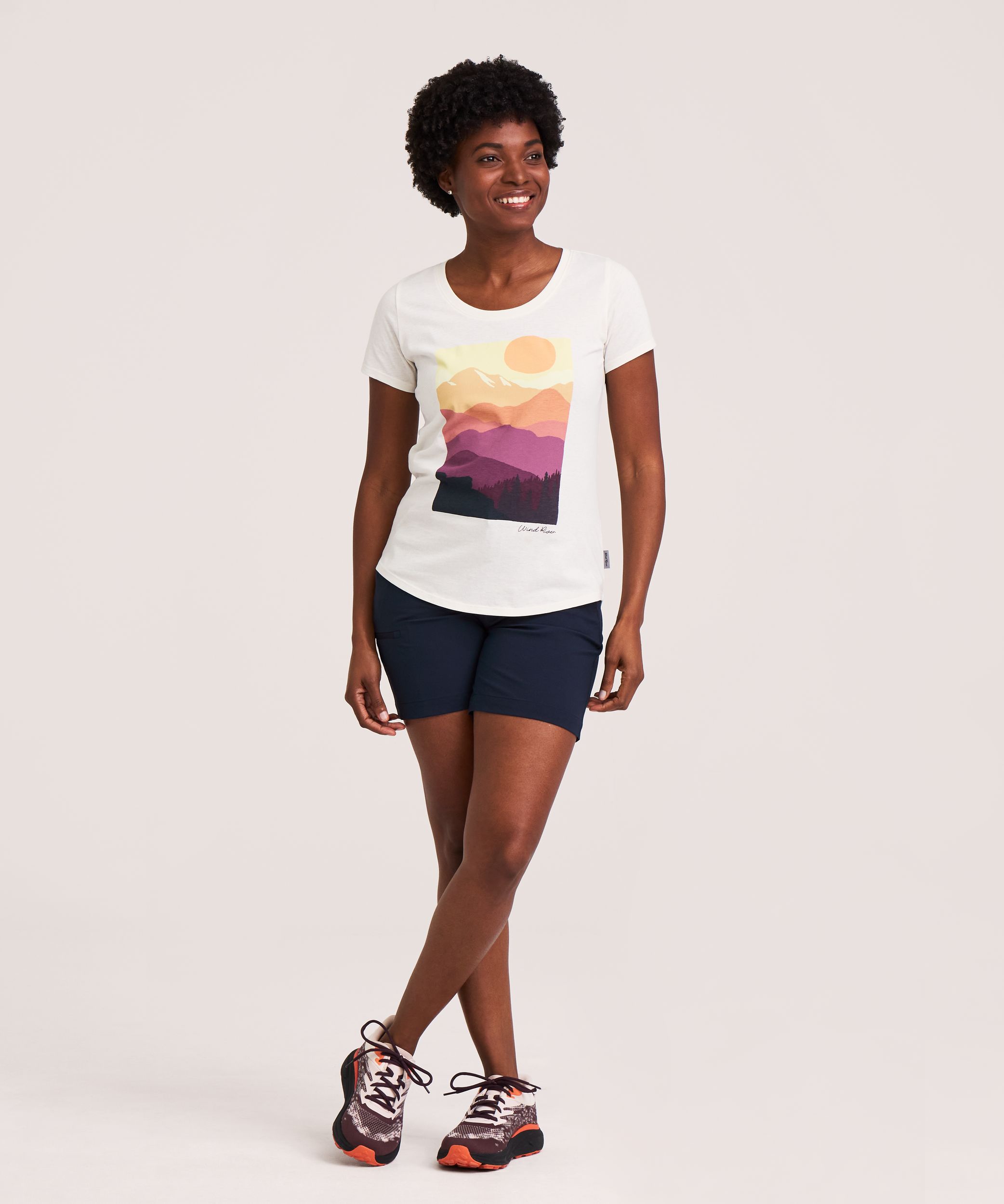T-shirt graphique à manches courtes pour femmes, WindRiver