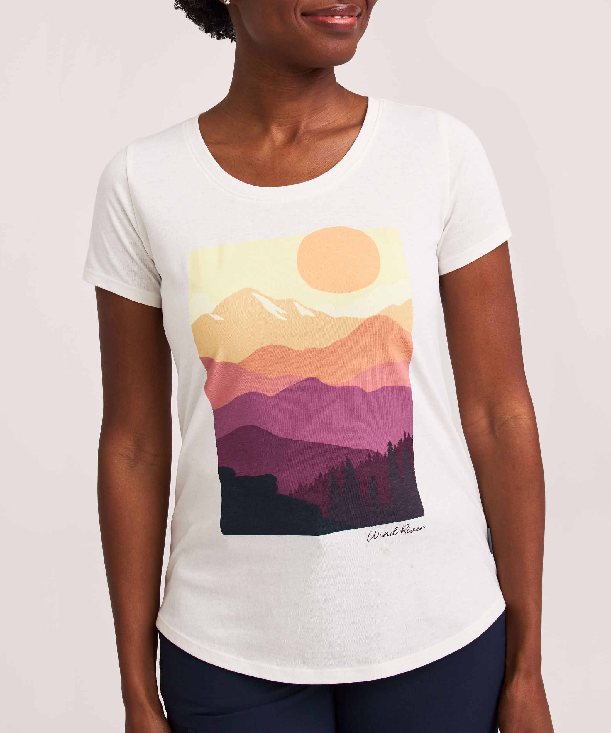 T-shirt graphique à manches courtes pour femmes, WindRiver