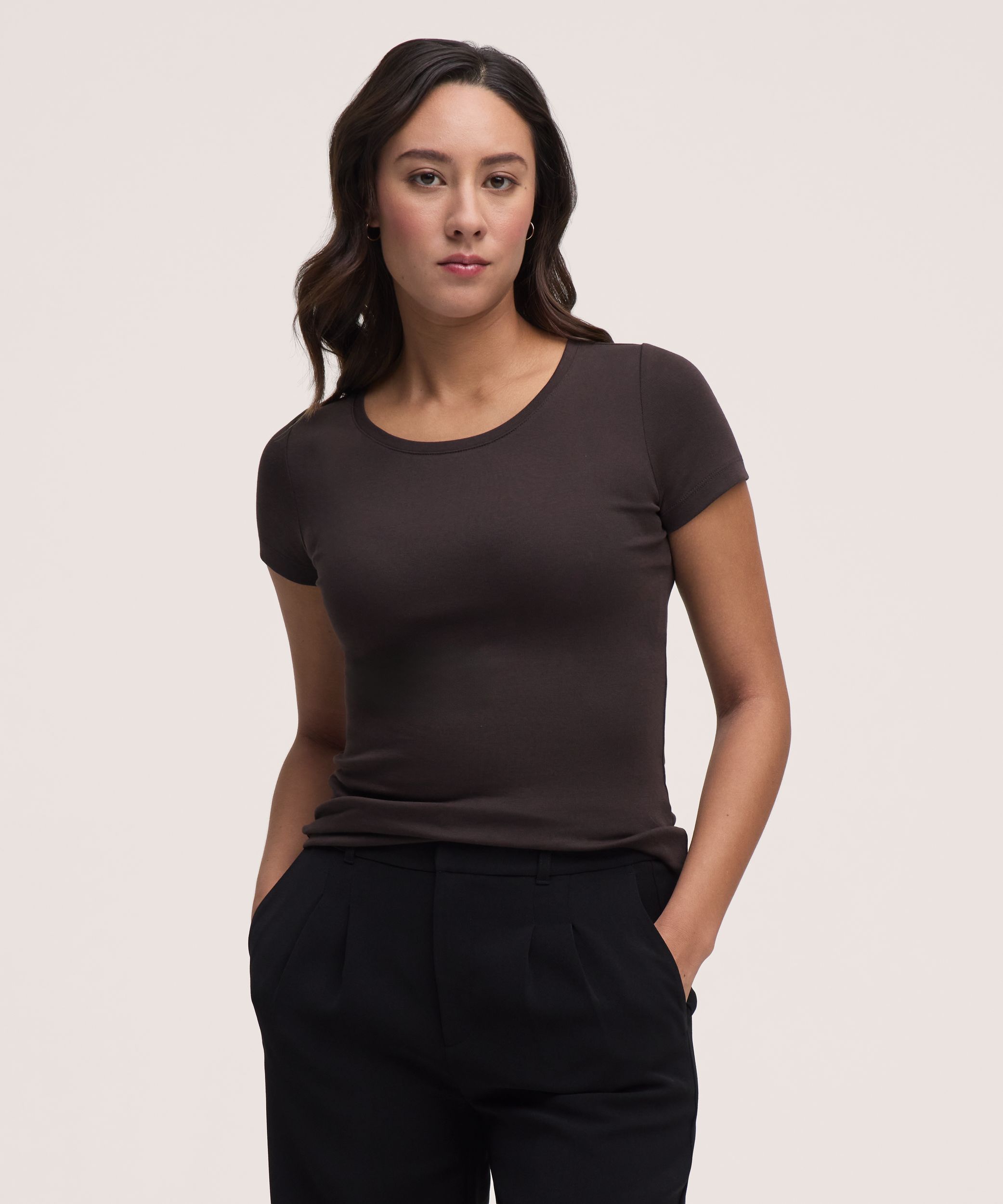 T-shirt ajusté à col ras du cou pour femmes, Denver Hayes