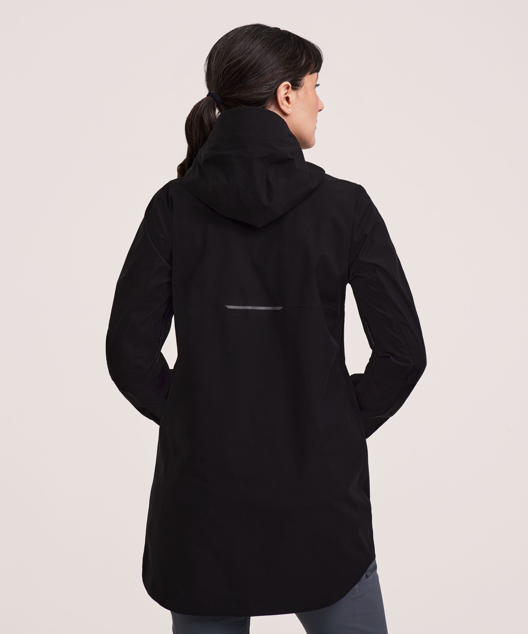 WindRiver Women's Downpour 2.5L Stretch HYPER-DRI® HD3 Waterproof-Breathable Rain Jacket