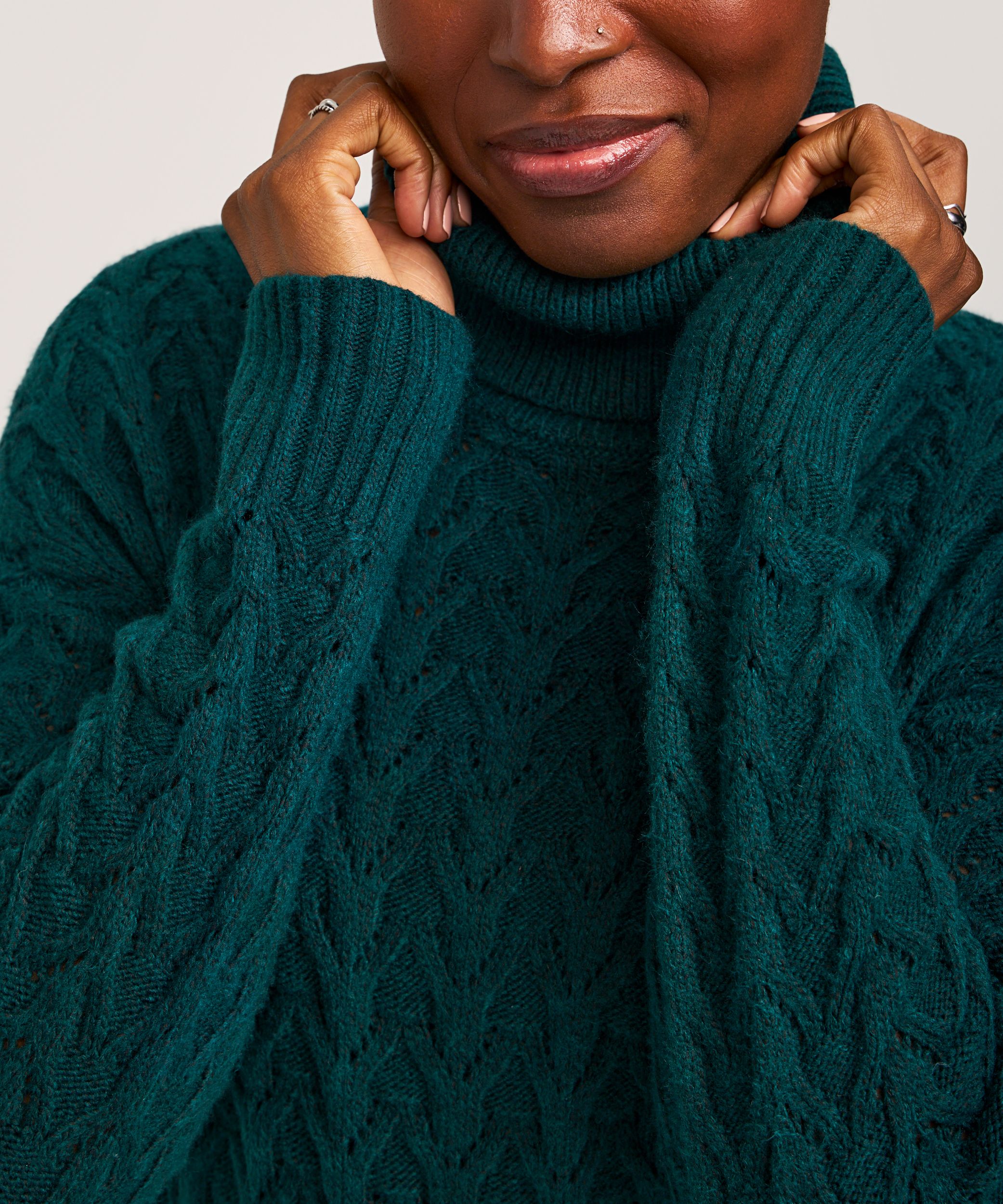 Chandail à col roulé à point de chevrons pour femmes, Denver Hayes