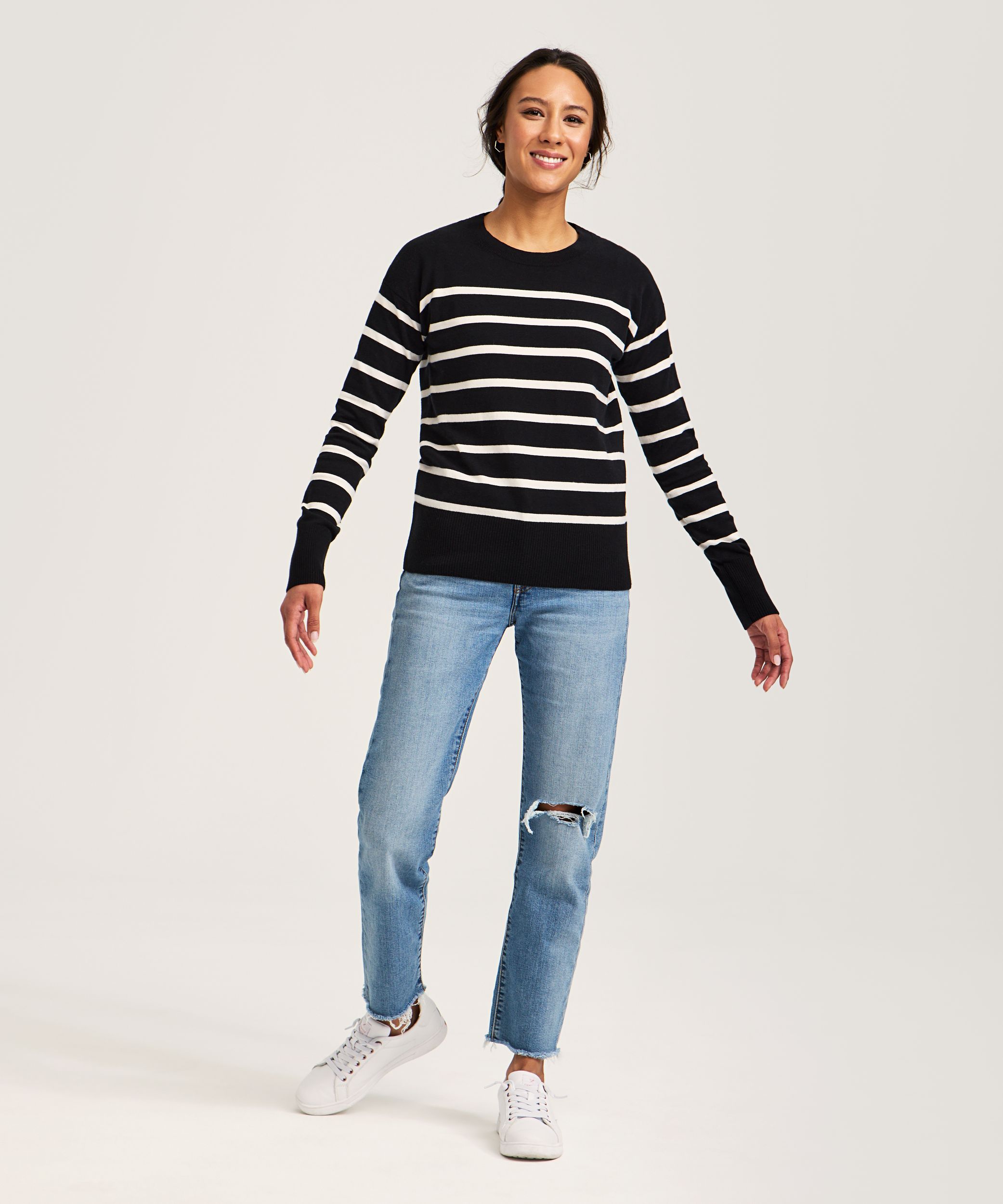 Chandail de tous les jours en coton et à col ras du cou pour femmes, Denver Hayes Front_Flat