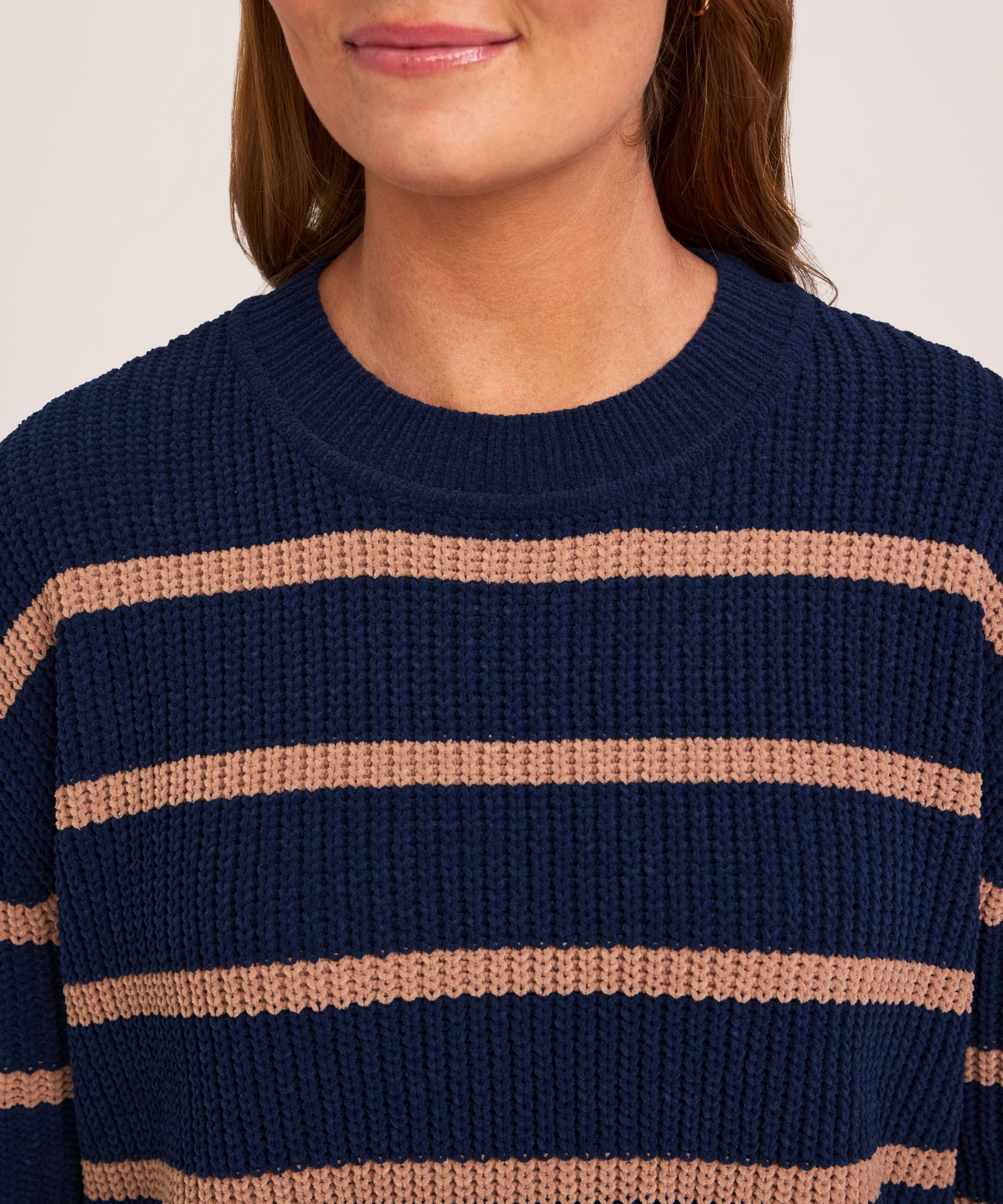 Denver Hayes Women's Crewneck Pullover Sweater