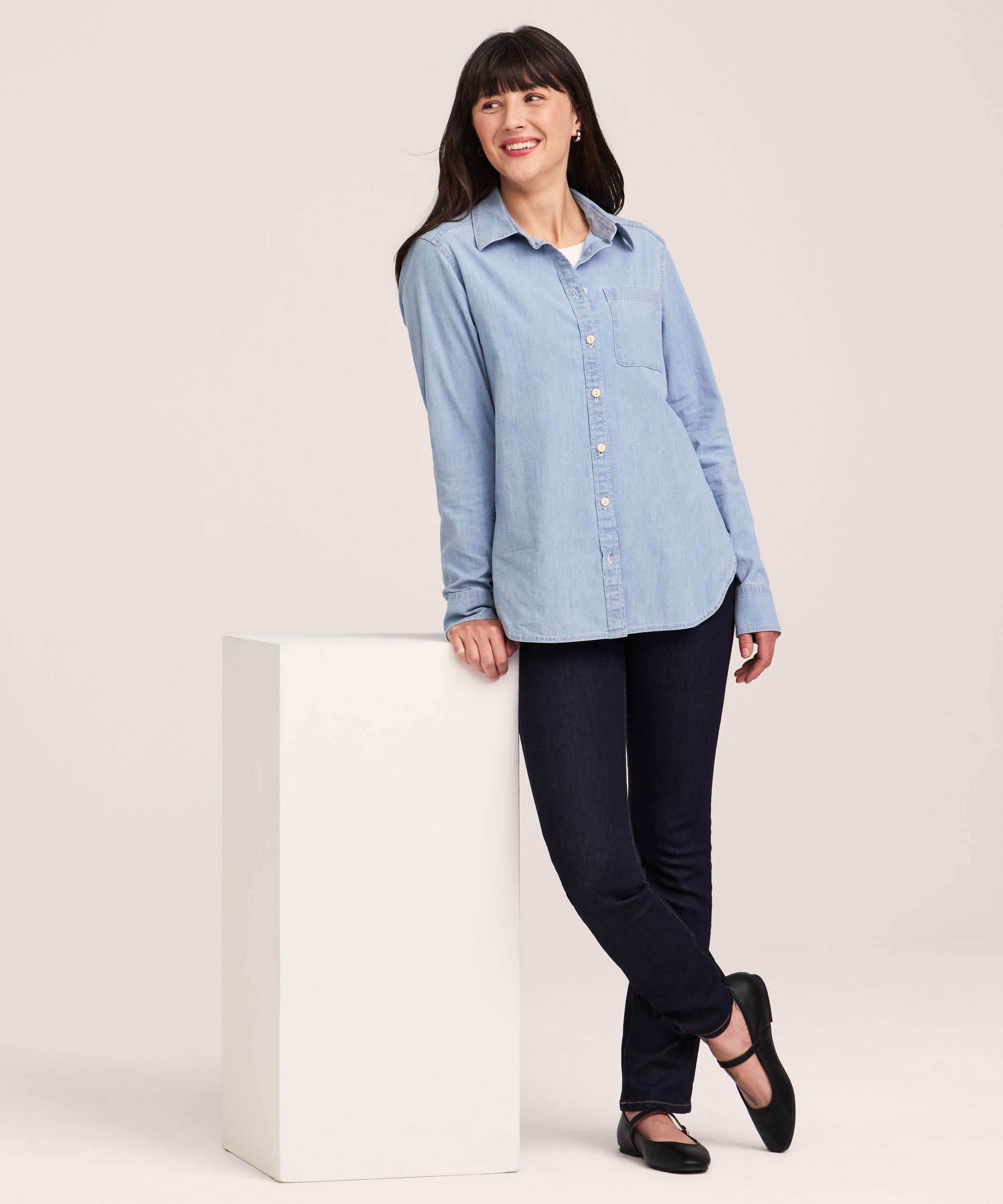 Denver Hayes Women's Long Sleeve Semi-Fitted Button Up Chambray Shirt