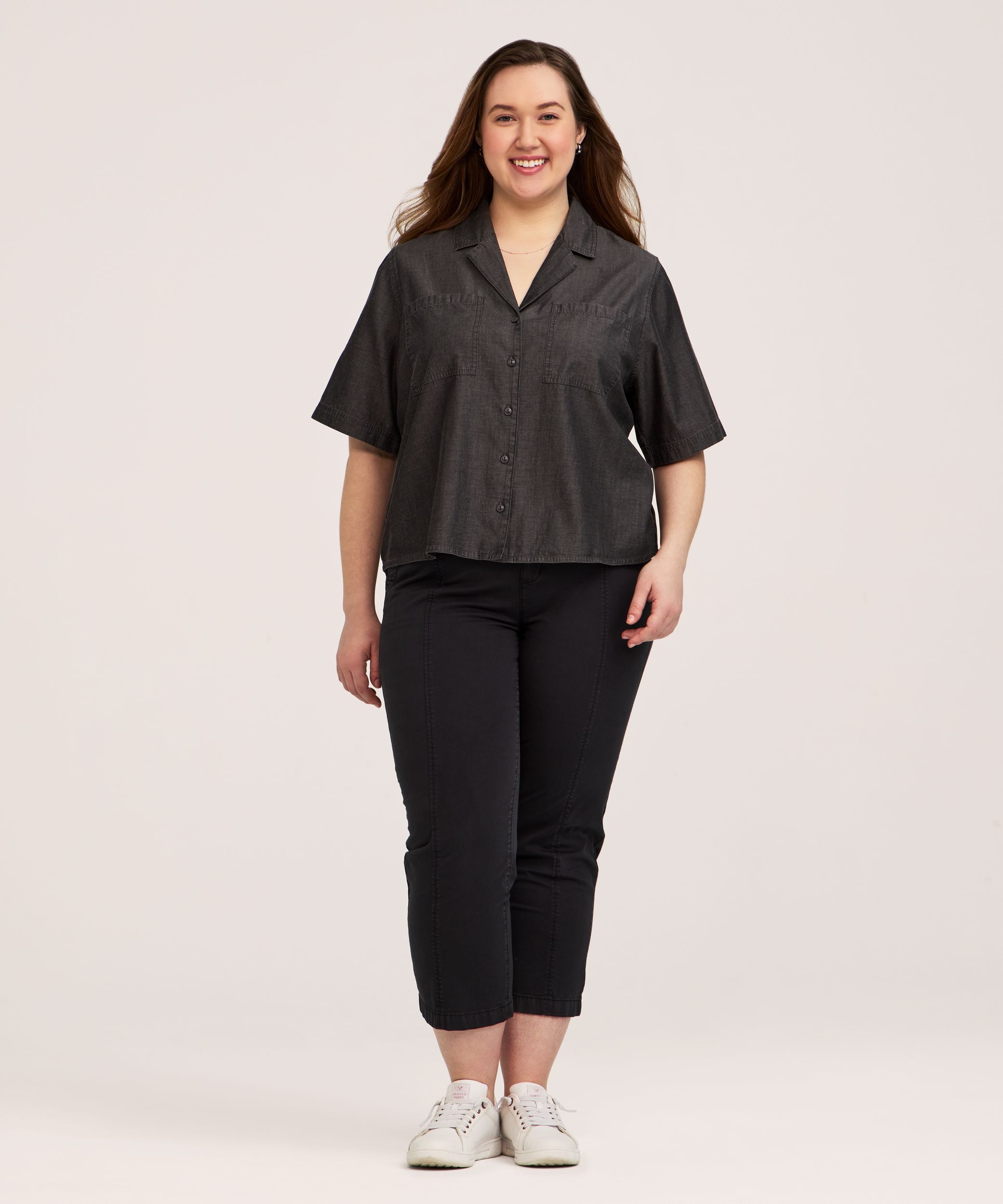 Chemise boutonnée décontractée en lyocell à manches courtes et de longueur écourtée pour femmes, Denver Hayes