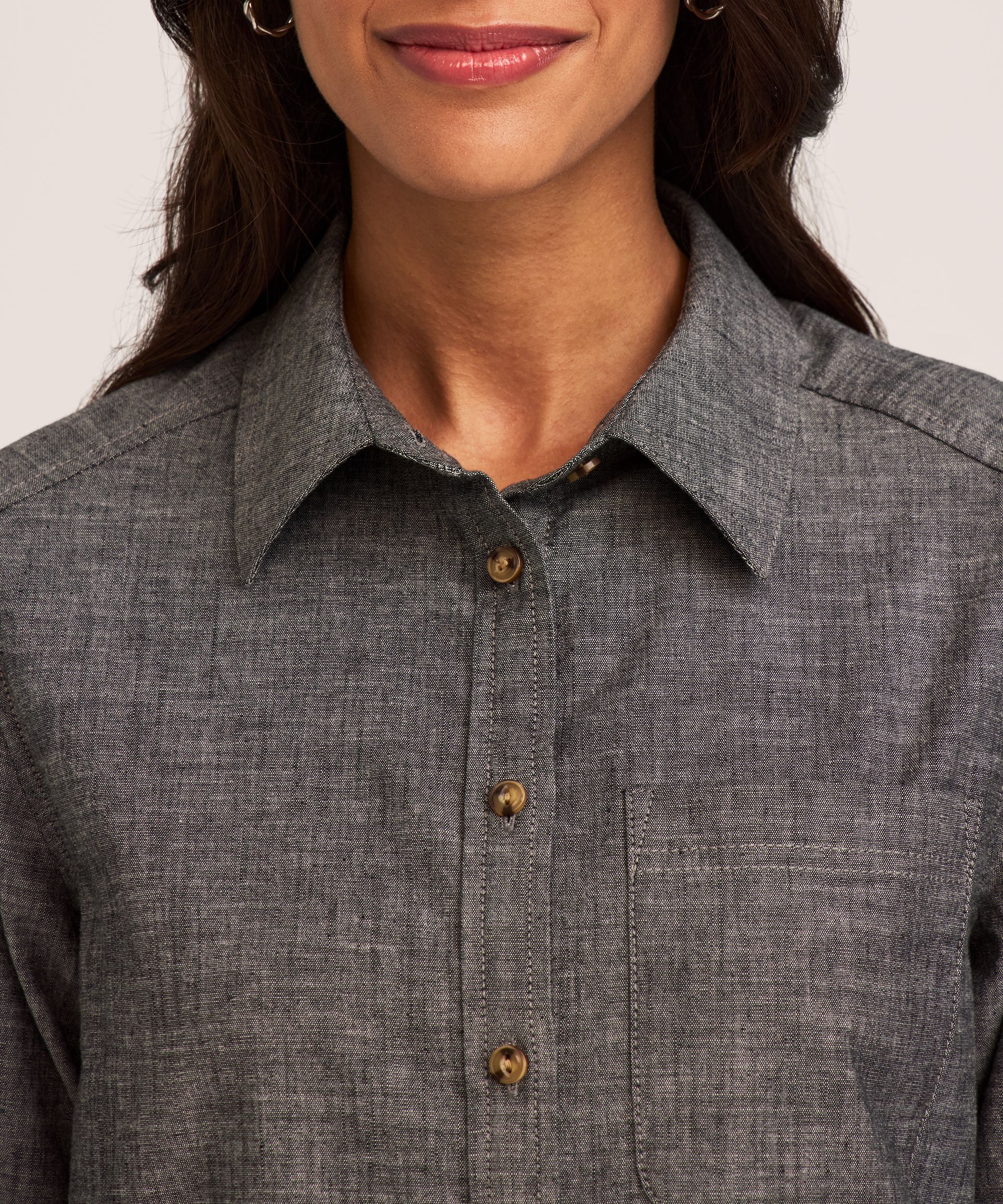 Chemise en chambray boutonnée semi-ajustée à manches longues pour femmes, Denver Hayes