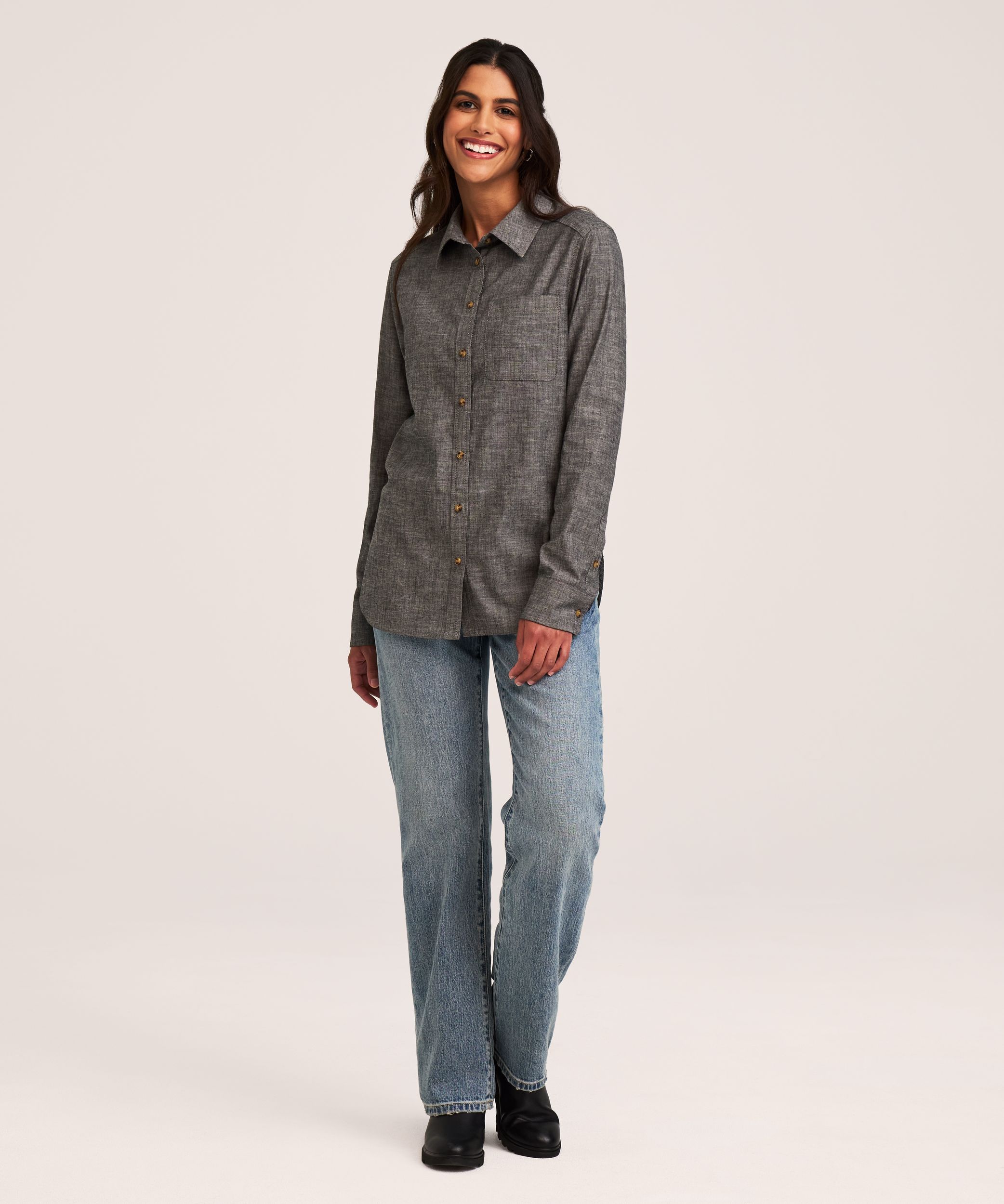 Chemise en chambray boutonnée semi-ajustée à manches longues pour femmes, Denver Hayes