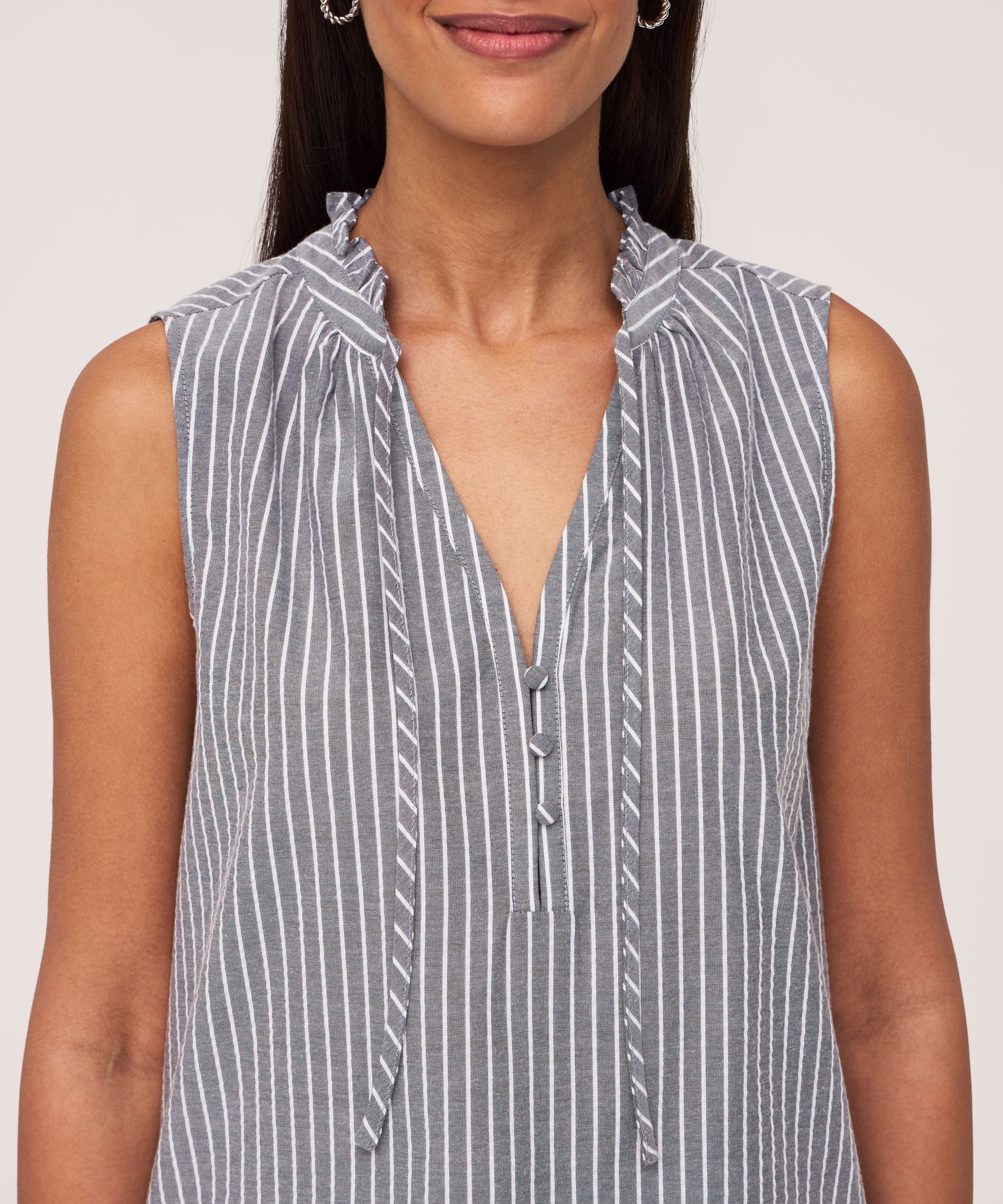 Denver Hayes Women's Sleeveless Textured Blouse