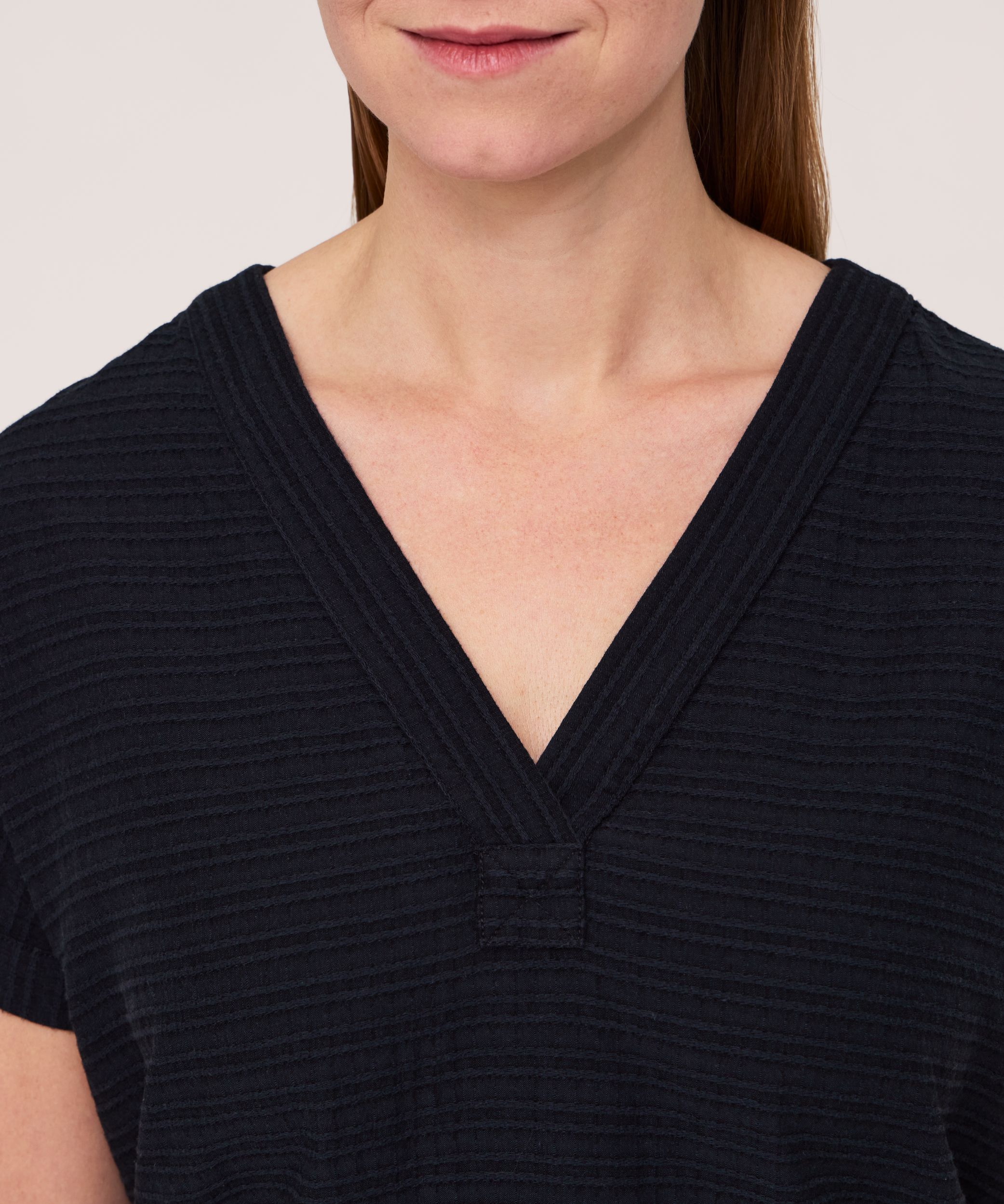 Denver Hayes Women's Short Sleeve Textured Paperweight Blouse