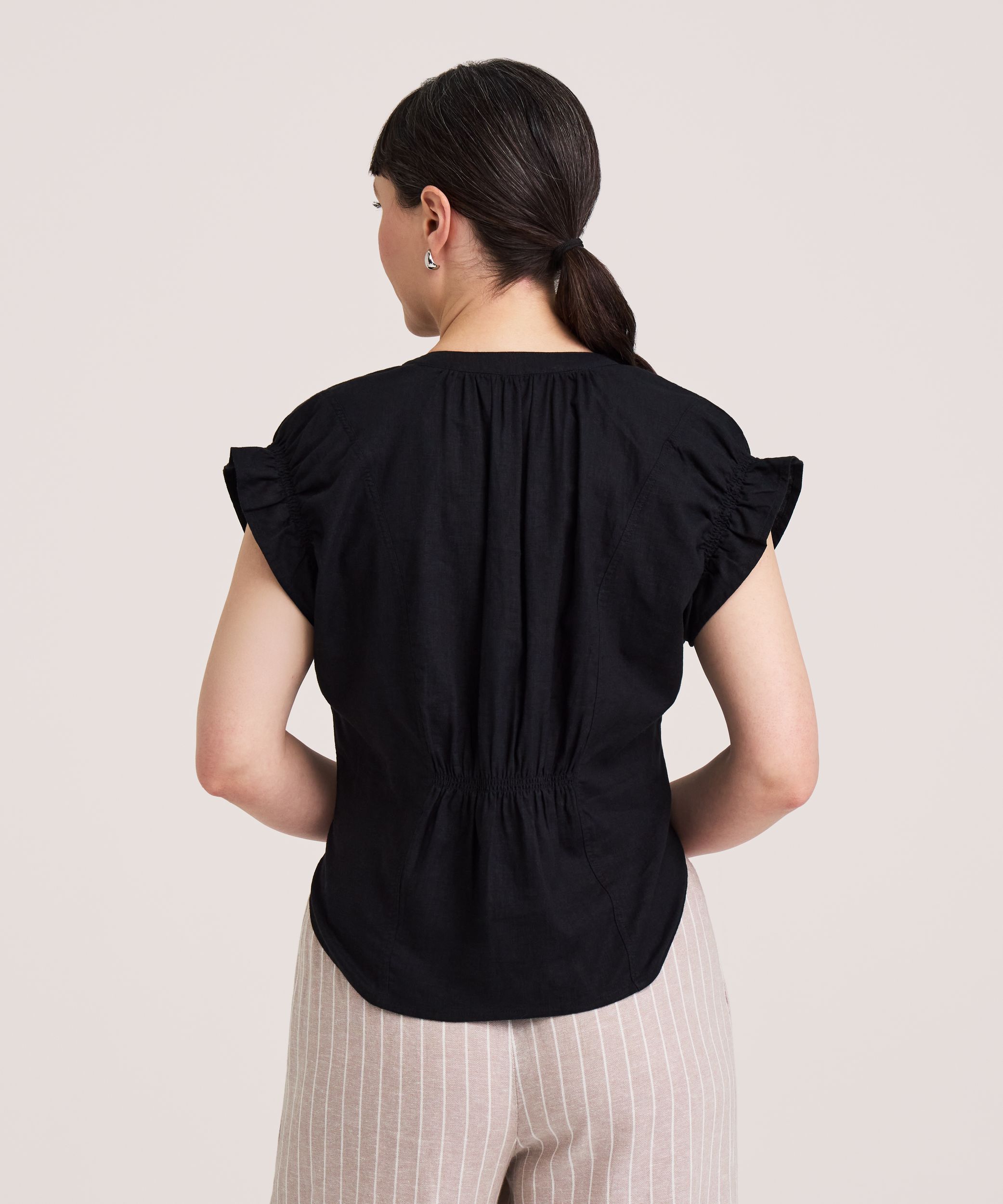 Denver Hayes Women's Short Sleeve Ruffle V-Neck Linen Blouse