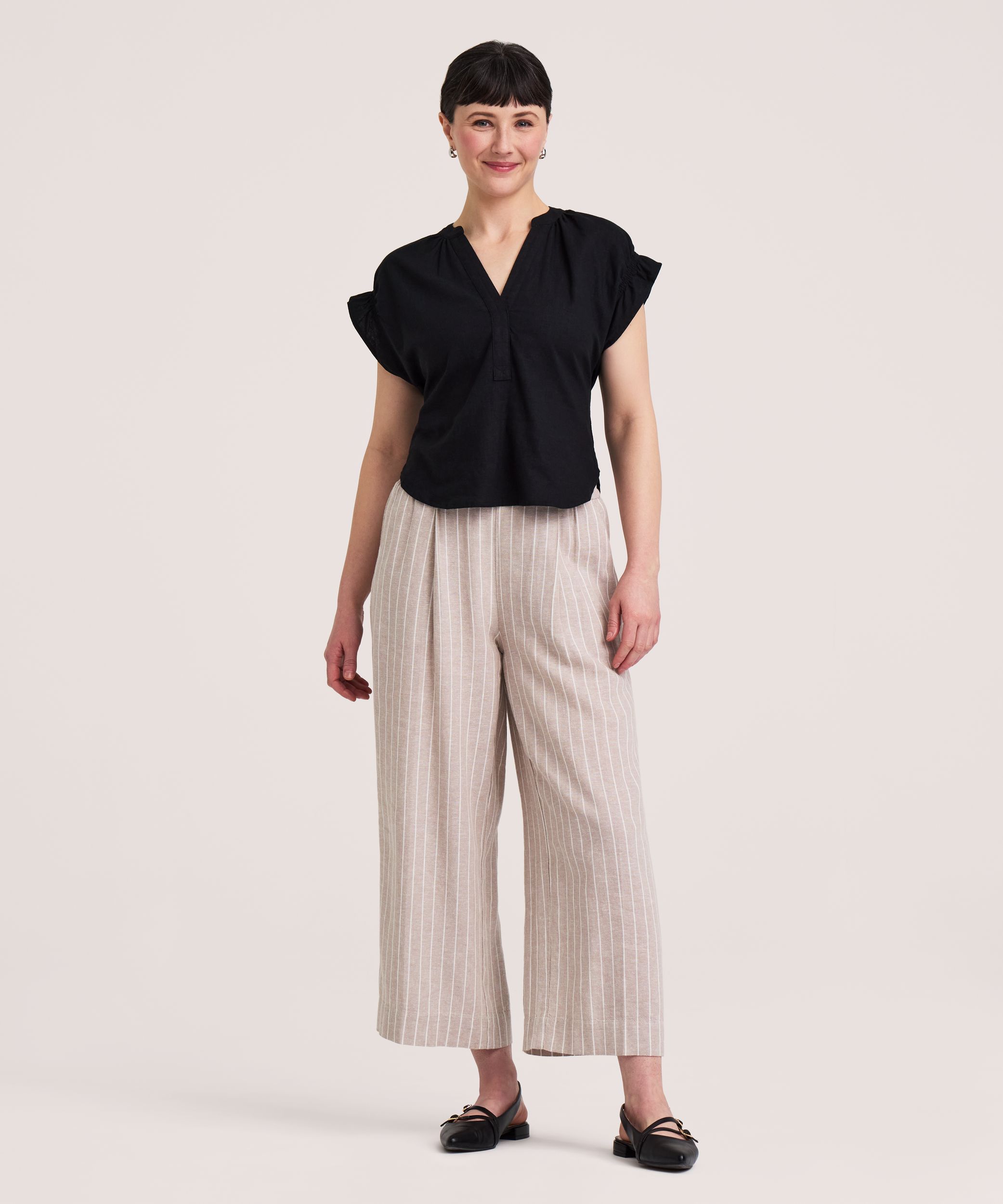 Denver Hayes Women's Short Sleeve Ruffle V-Neck Linen Blouse