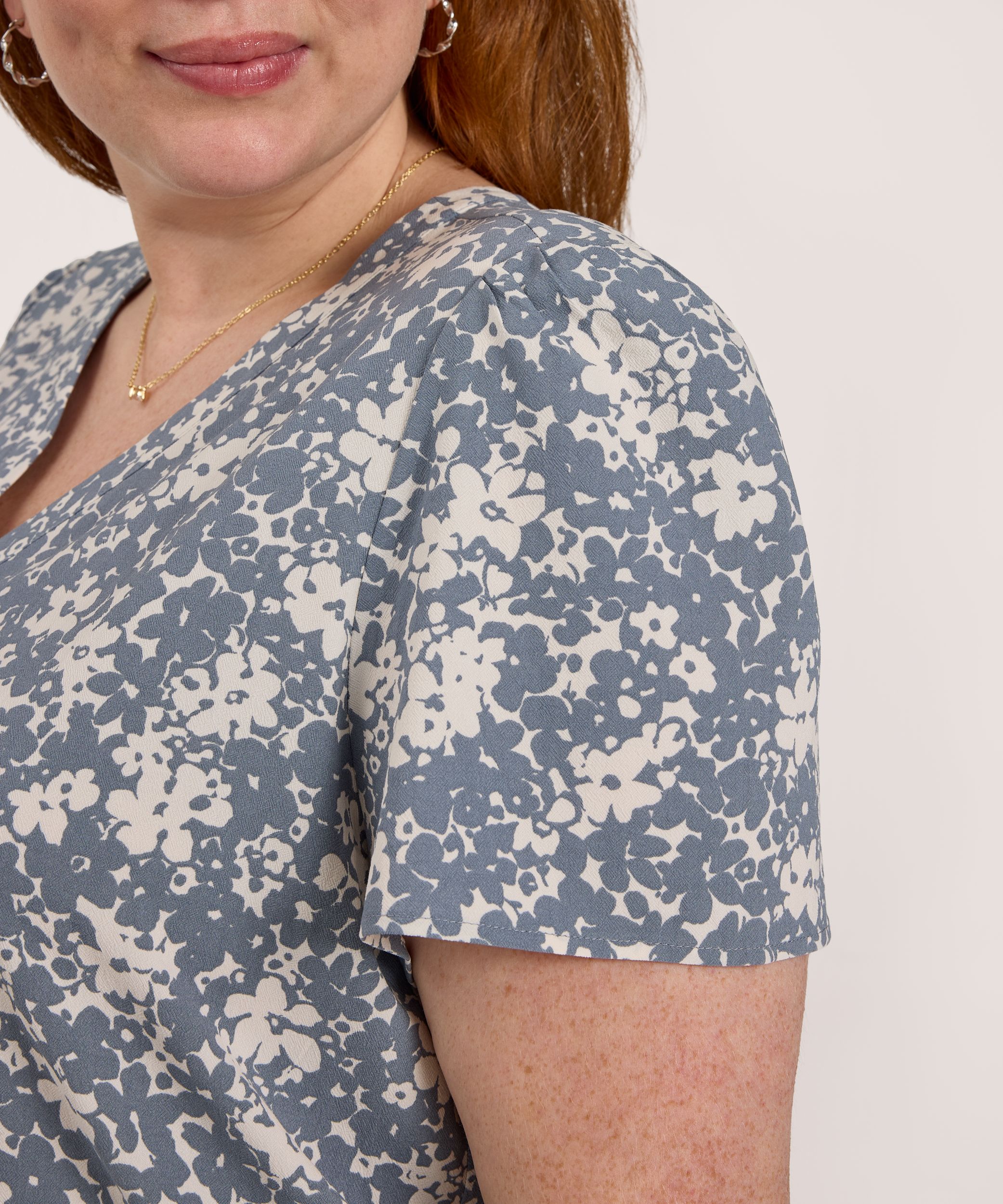 Denver Hayes Women's Short Sleeve Button-Up Shirt