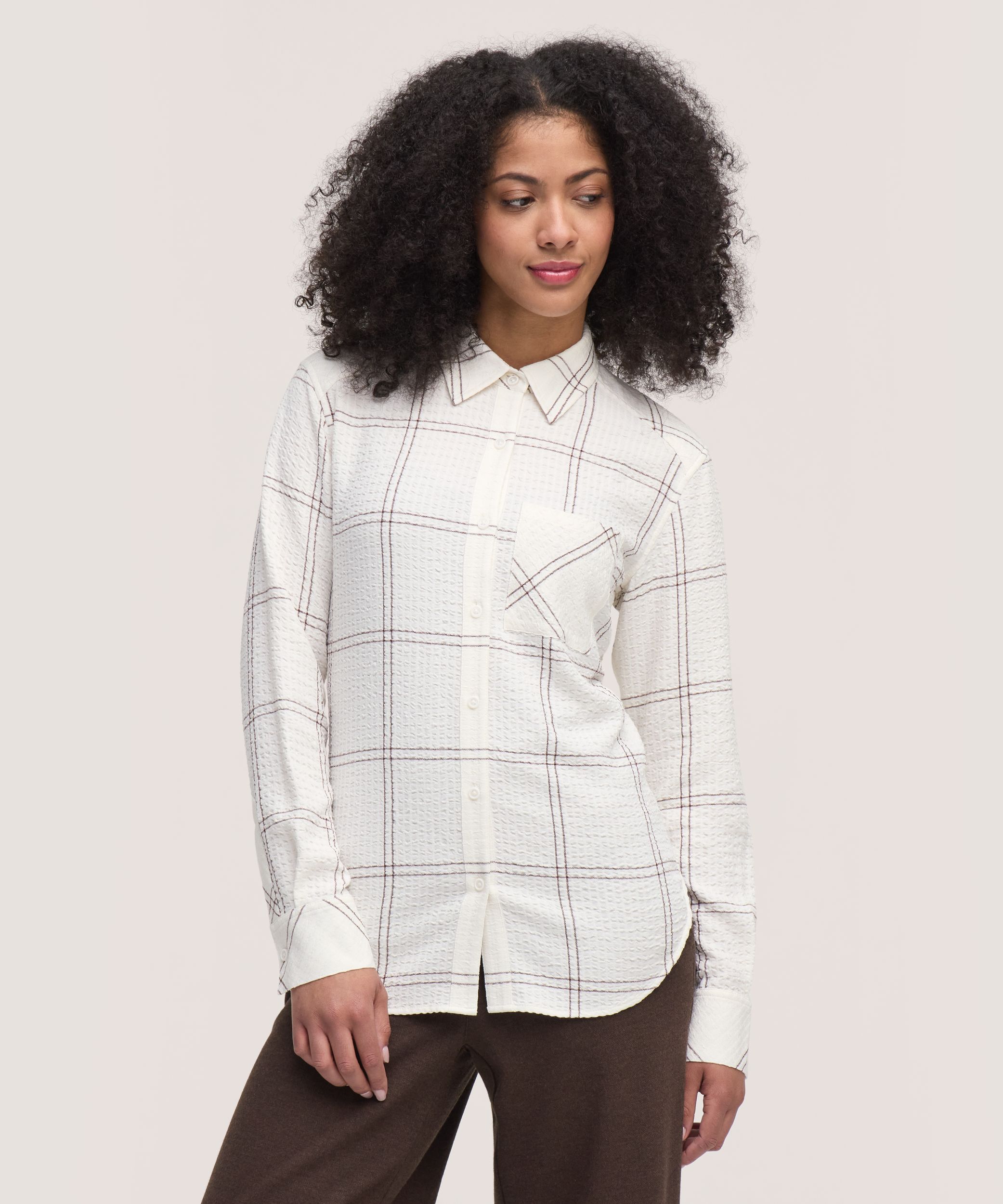 Chemise boutonnée à manches longues semi-ajustée et texturée pour femmes, Denver Hayes