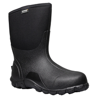 Classique moyen Bottes isolées pour hommes Front_Three_Fourths_Angled_Right