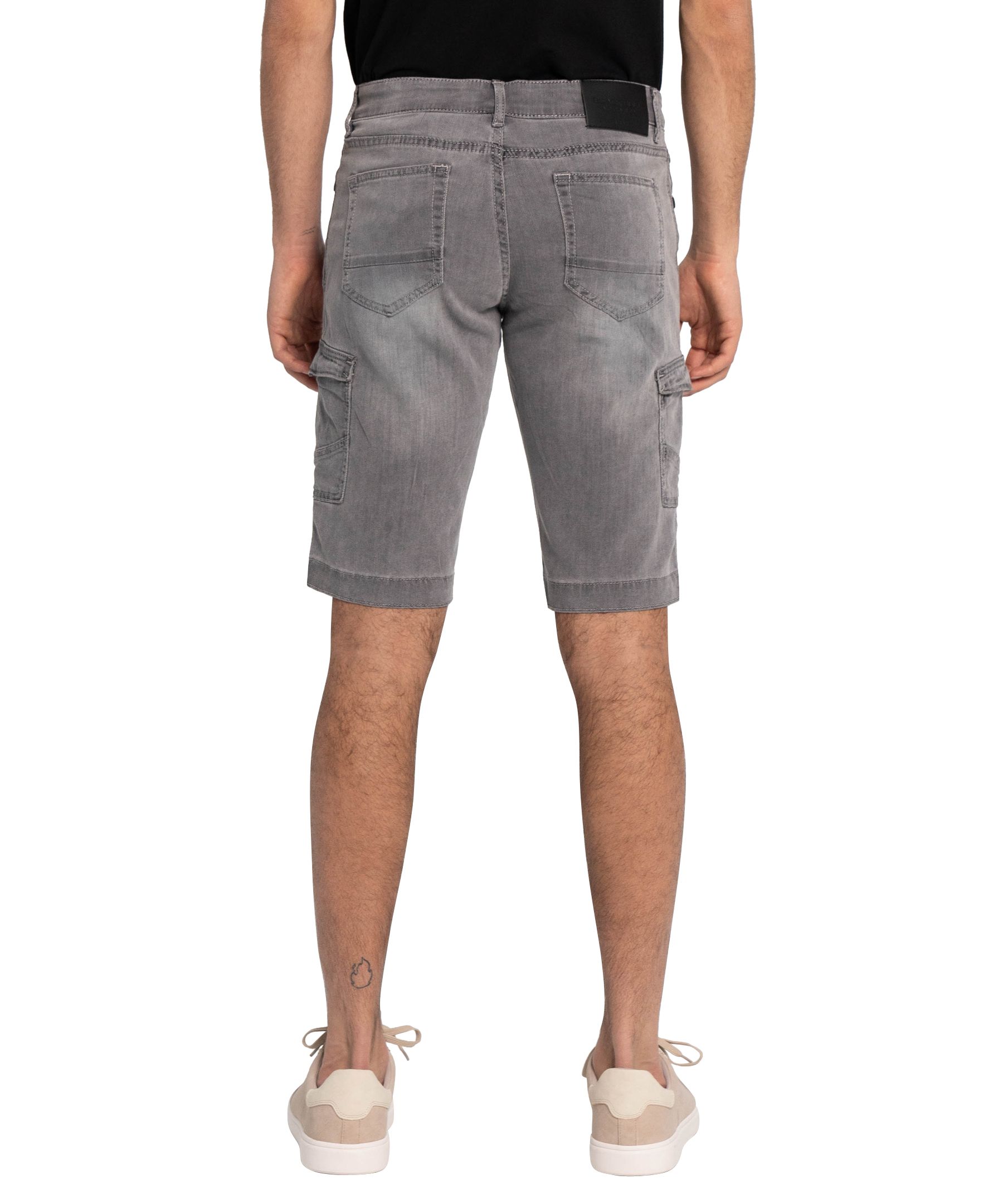 Black Bull Men's Arris Cargo Shorts