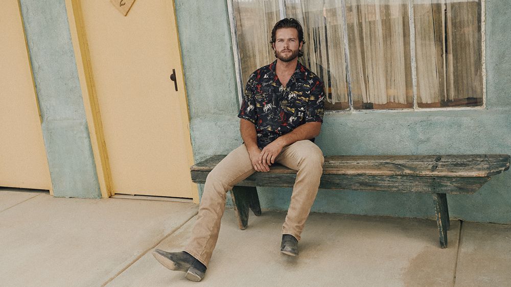 Wrangler Men's Retro Saddle Slim Fit Straight Leg Jeans