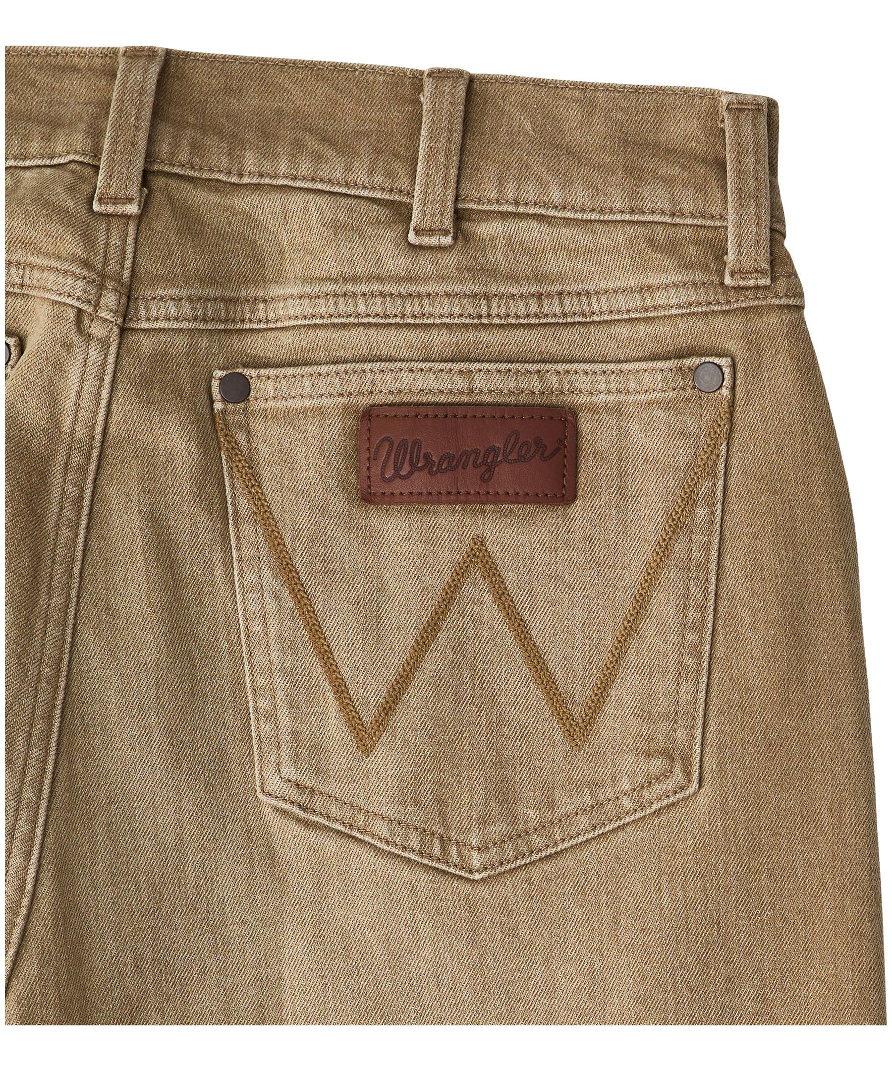 Wrangler Men's Retro Saddle Slim Fit Straight Leg Jeans