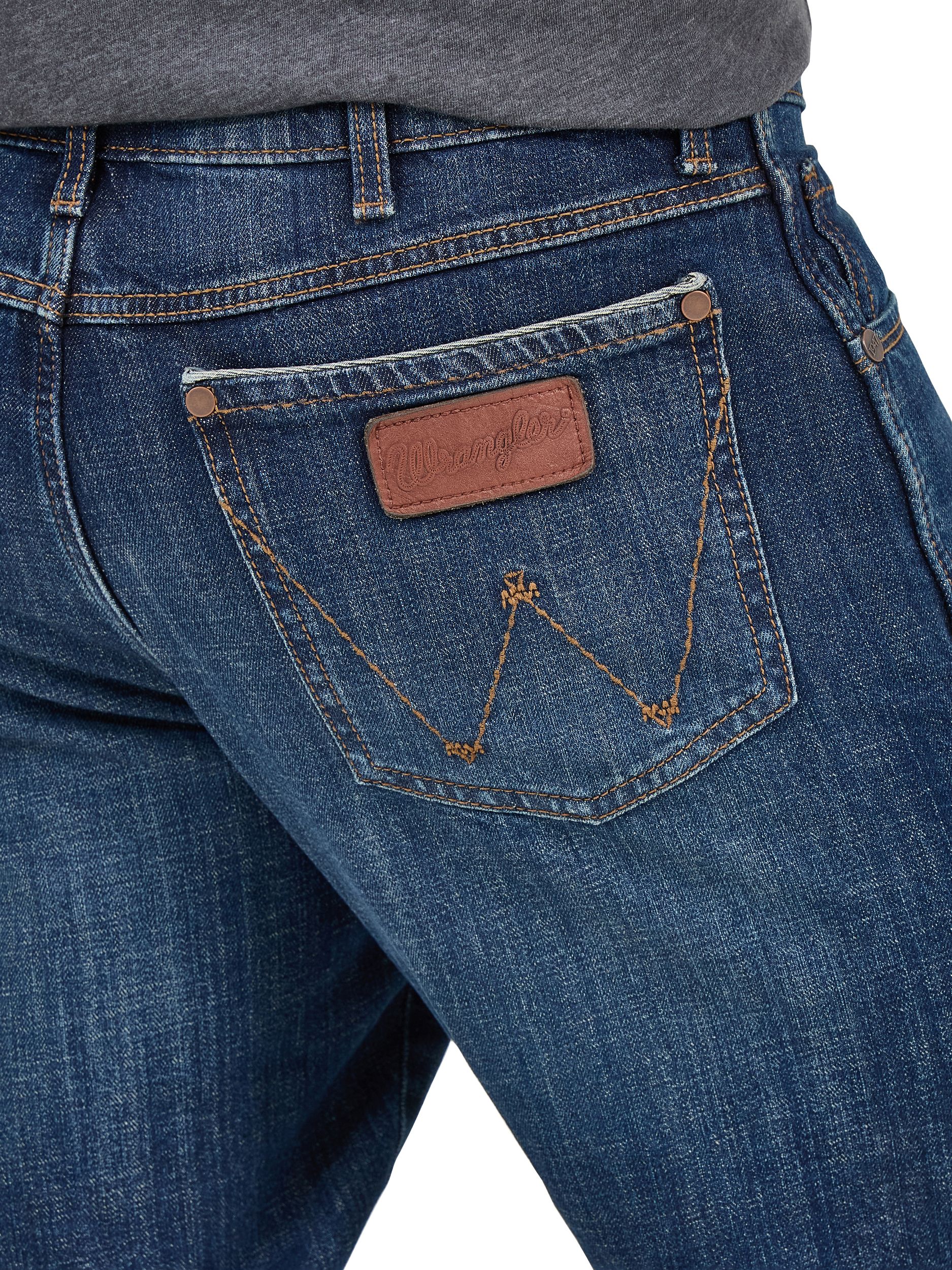 Wrangler Men's Retro Relaxed Jean Jackson Hole Bootcut Jeans