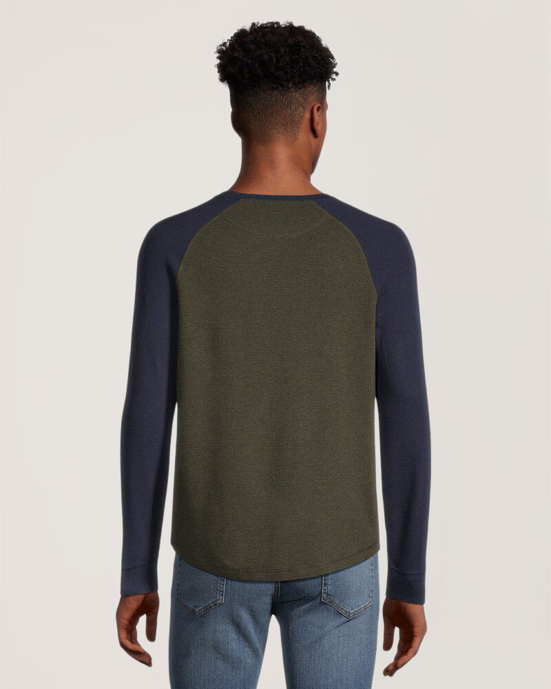 Chemise en point de brioche à manches longues raglan et à encolure ras du cou pour hommes, Denver Hayes