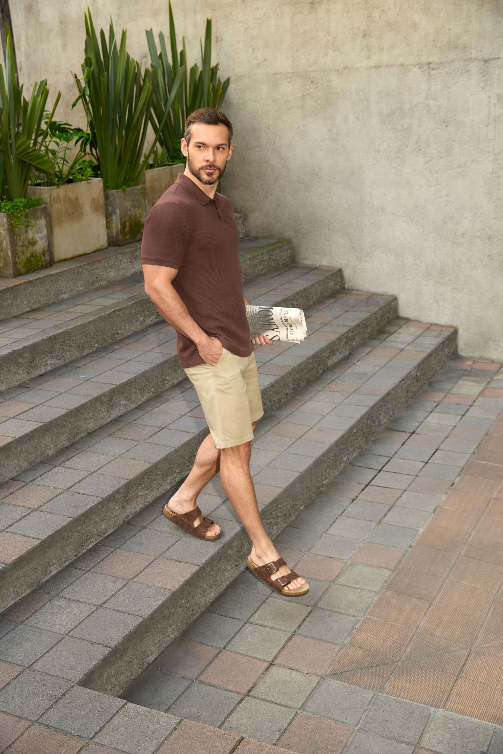 FarWest Men's Tofino Leather Slip On Sandals -Brown