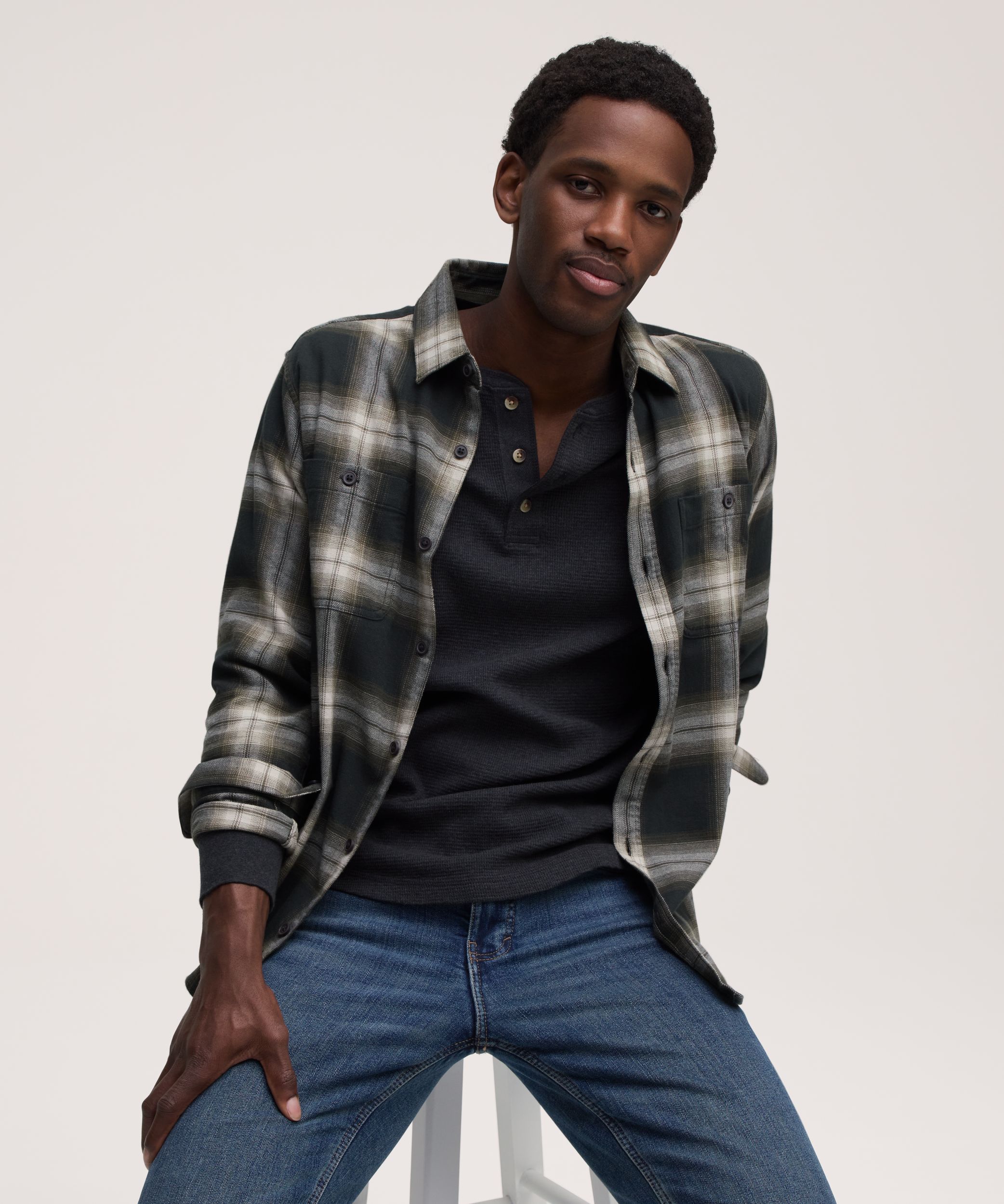 WindRiver Men's Long Sleeve Waffle Raglan Henley Shirt