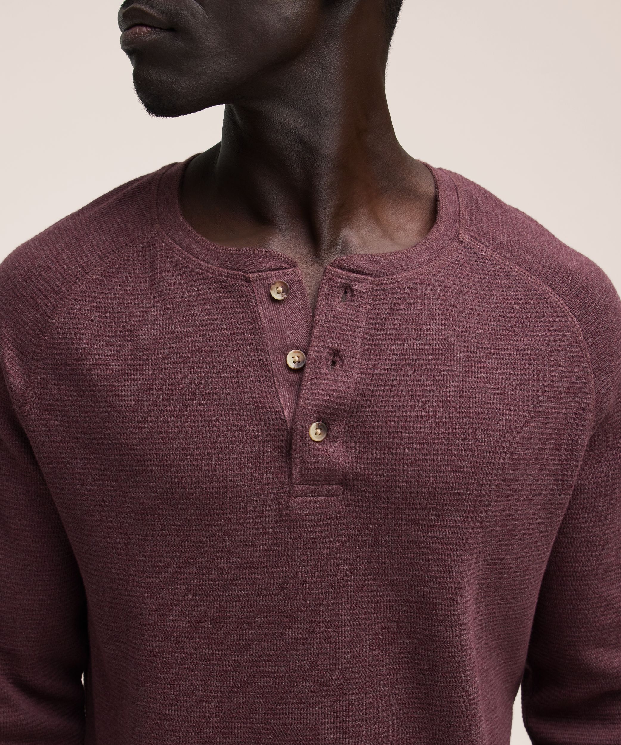 WindRiver Men's Long Sleeve Waffle Raglan Henley Shirt