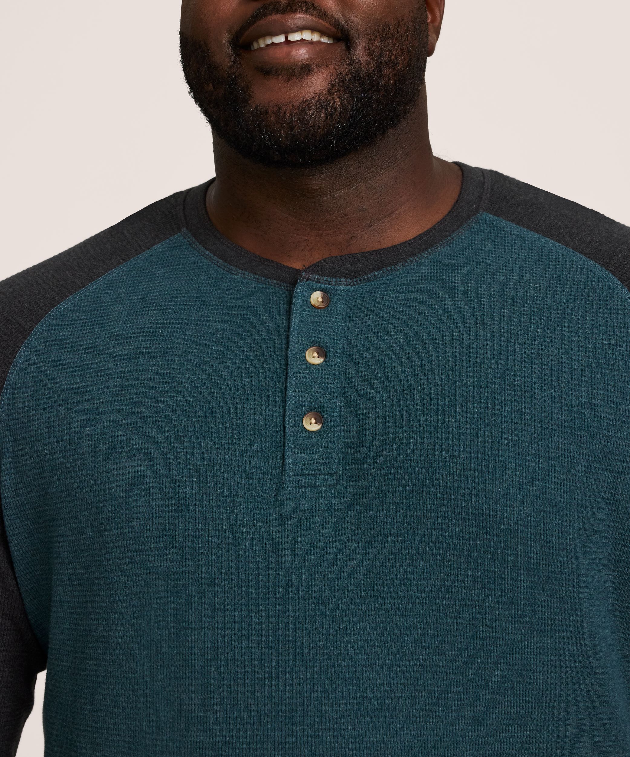 WindRiver Men's Long Sleeve Waffle Raglan Henley Shirt