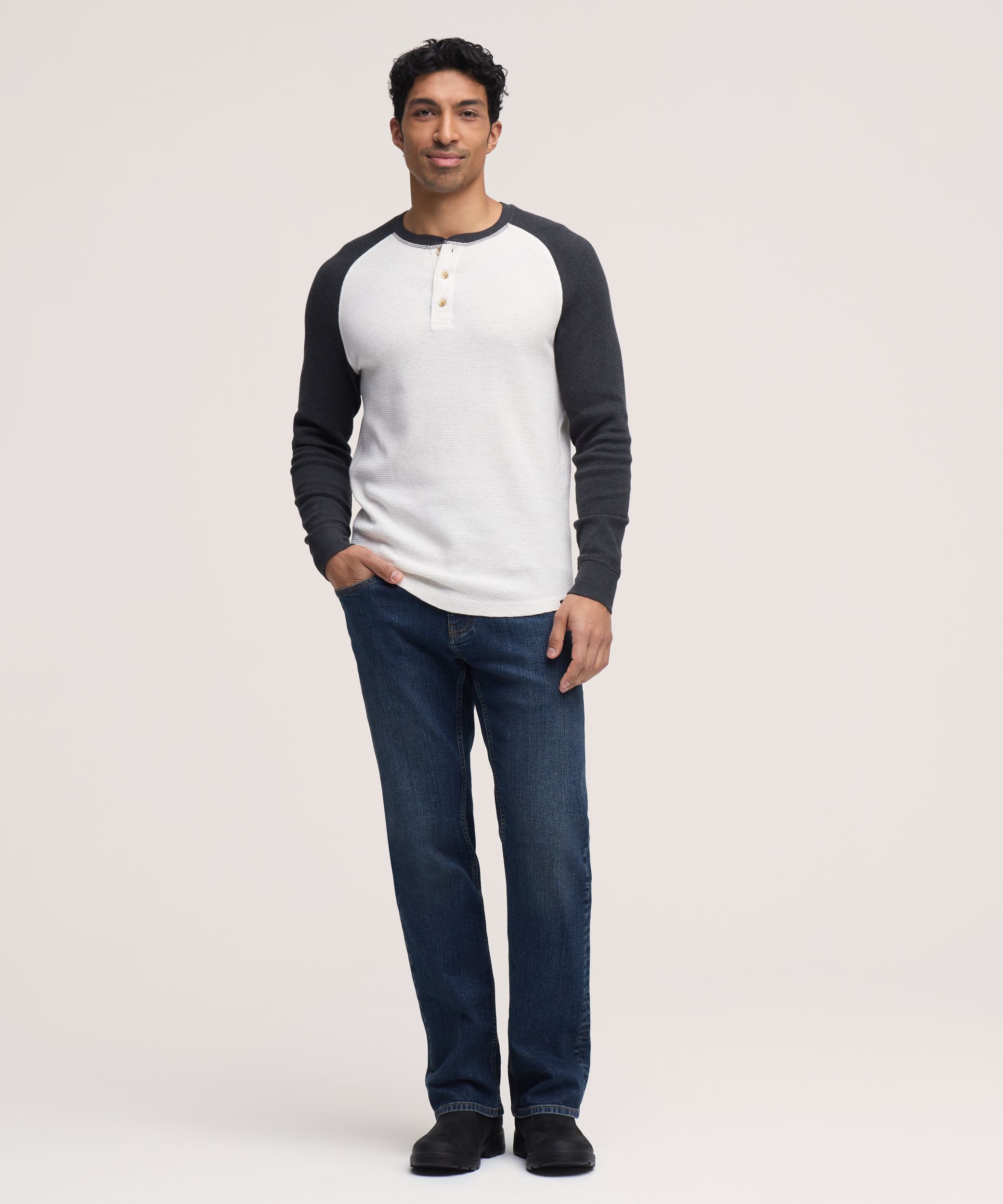 WindRiver Men's Long Sleeve Waffle Raglan Henley Shirt