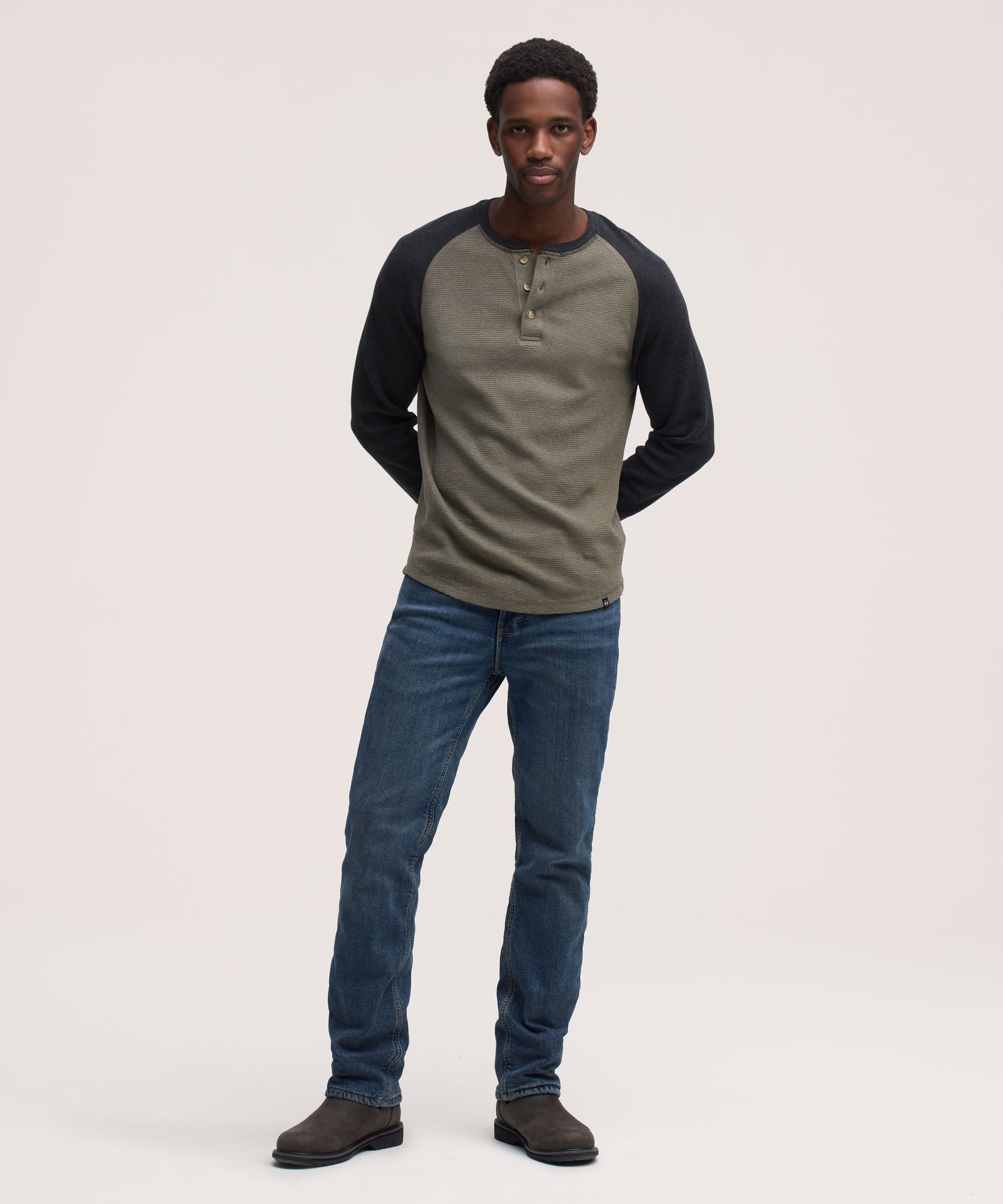 WindRiver Men's Long Sleeve Waffle Raglan Henley Shirt