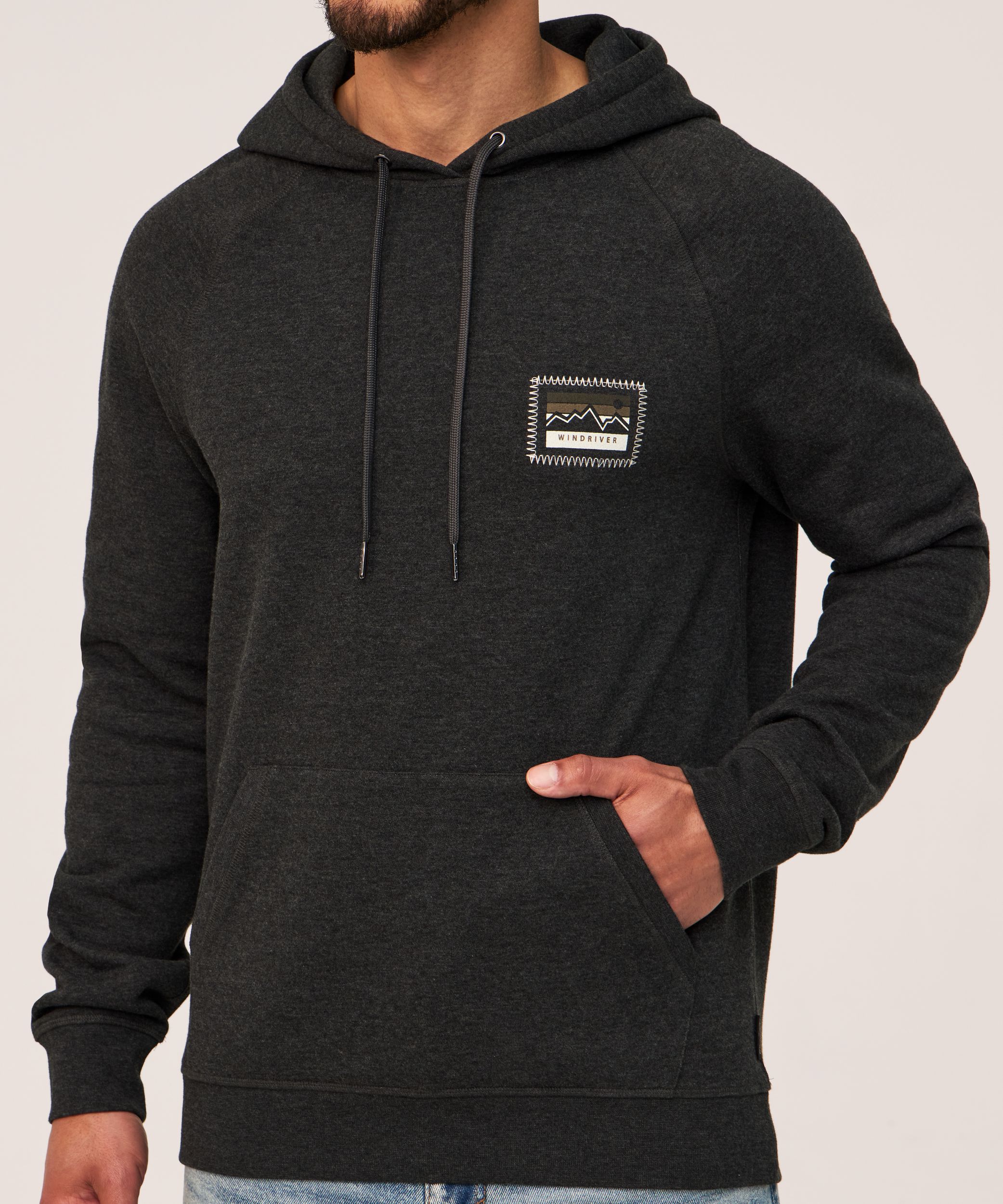 Chandail à capuche en molleton avec écusson graphique pour hommes, WindRiver