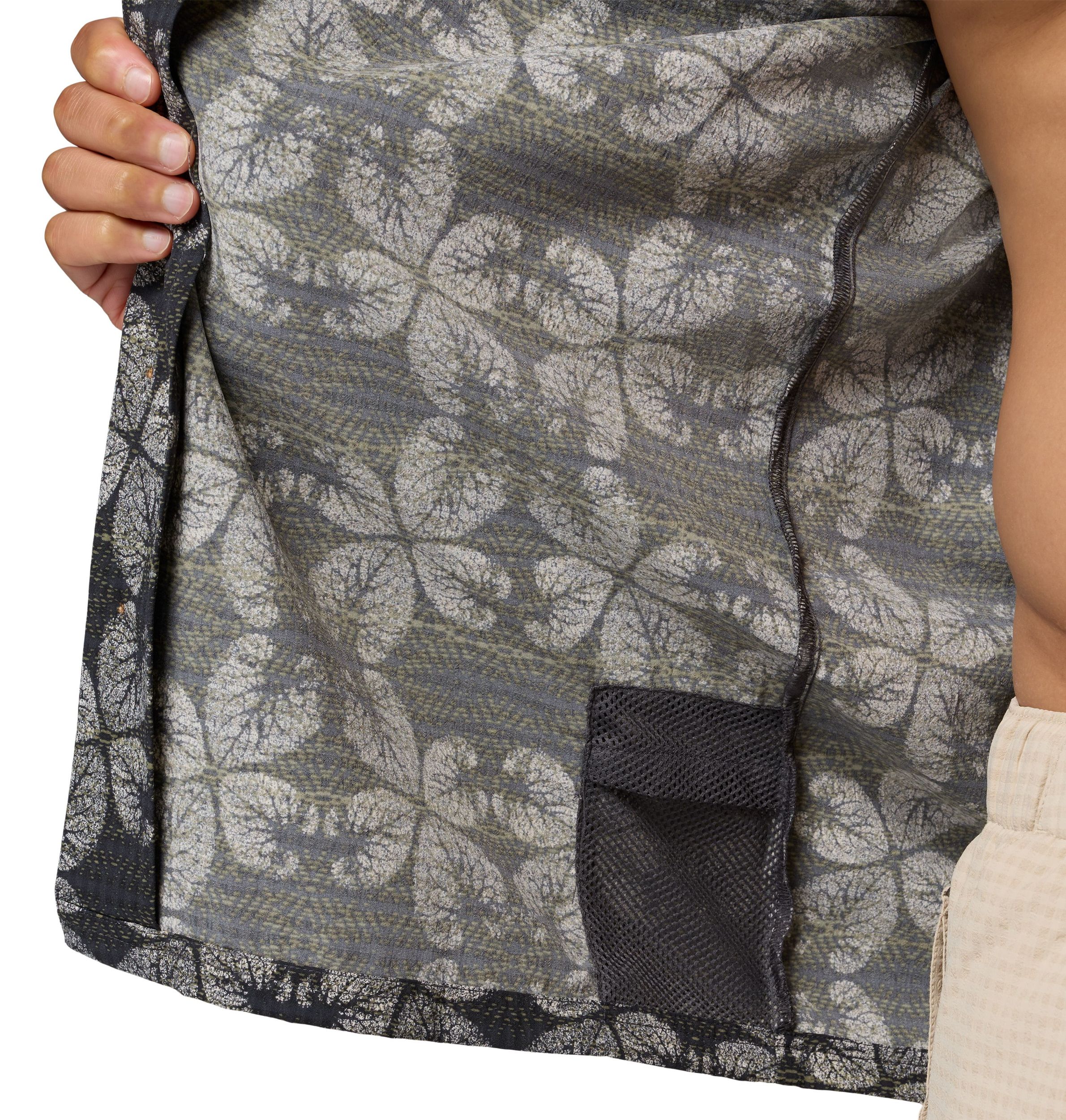 Columbia Men's Utilizer Camp Collar Print Short Sleeve Shirt