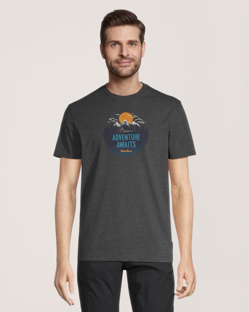 ◎Discovery EXPEDITION◎ Maincrew Outdoor Typographic T-Shir Adventure Awaits Explore the Mountains T-Shirt - Unisex