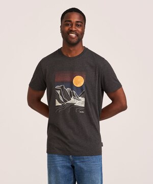 WindRiver Men's Modern Lines Graphic T-Shirt