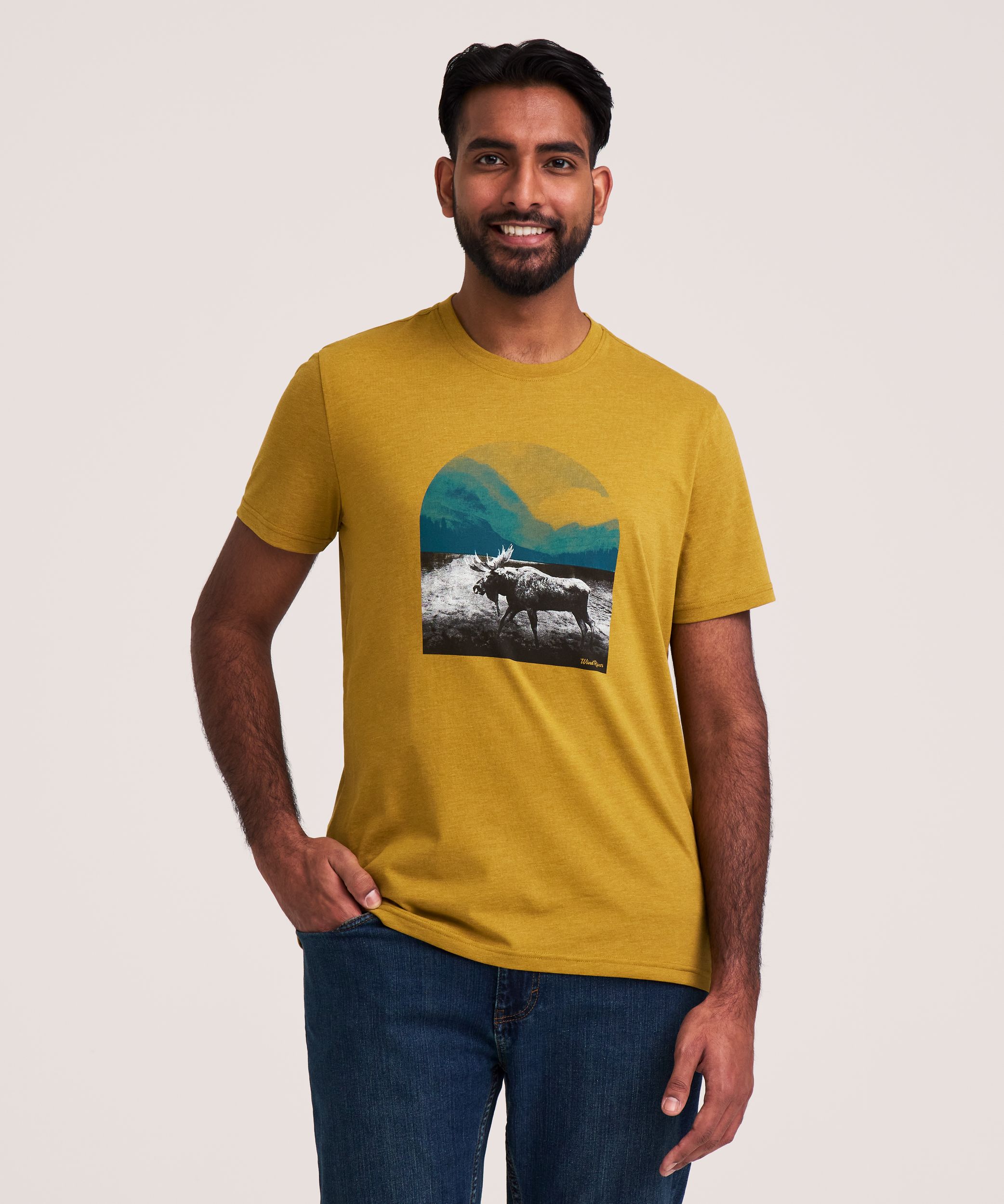 WindRiver Men's Short Sleeve Bear Graphic T-Shirt