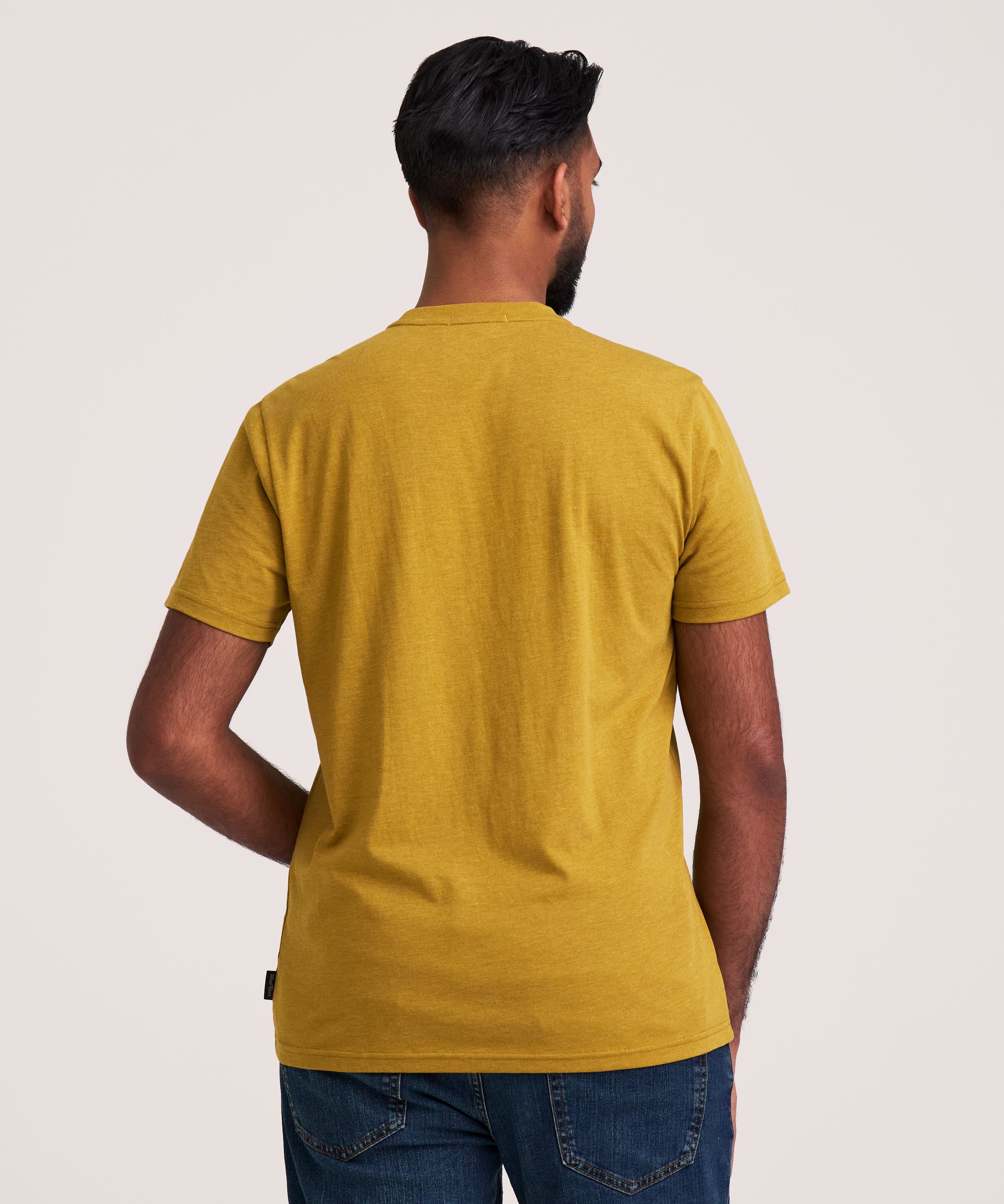 WindRiver Men's Short Sleeve Bear Graphic T-Shirt