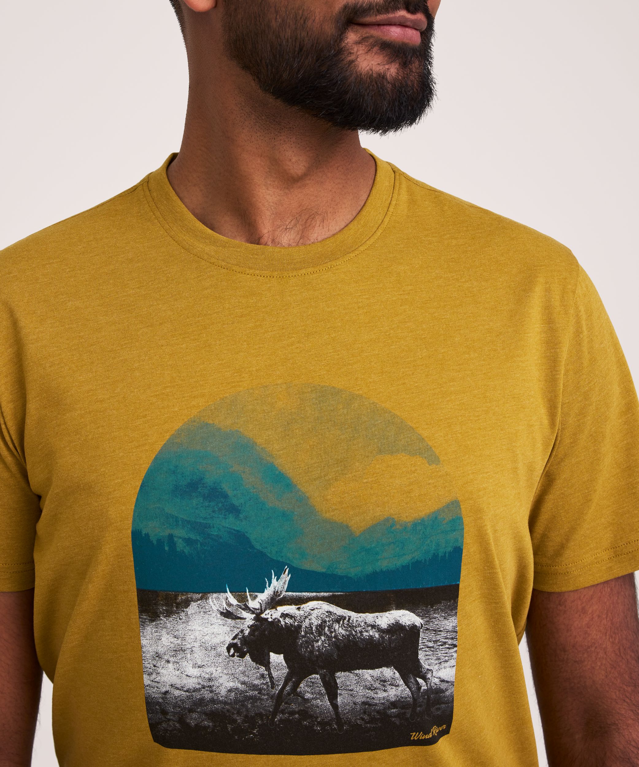 WindRiver Men's Short Sleeve Bear Graphic T-Shirt