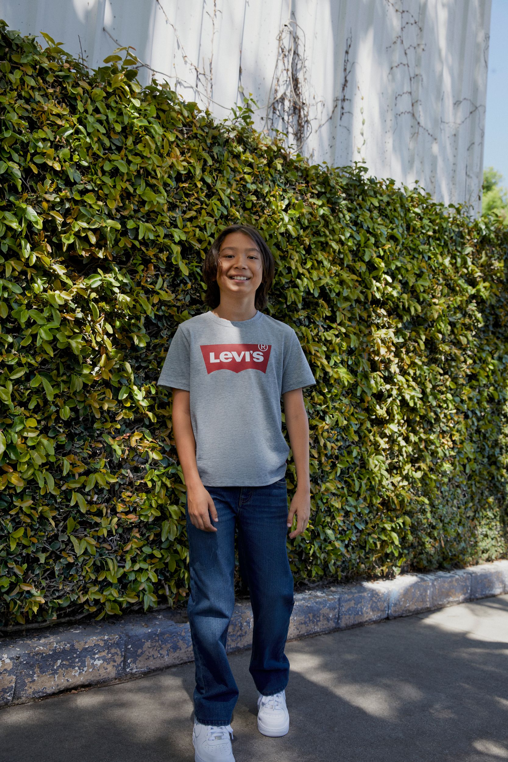 T-shirt à manches courtes avec graphique d'ailes de chauve-souris pour garçons, Levi's
