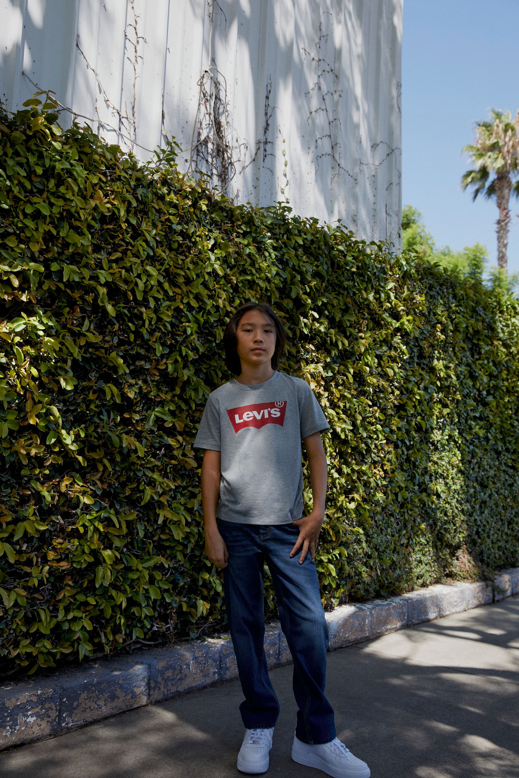 T-shirt à manches courtes avec graphique d'ailes de chauve-souris pour garçons, Levi's